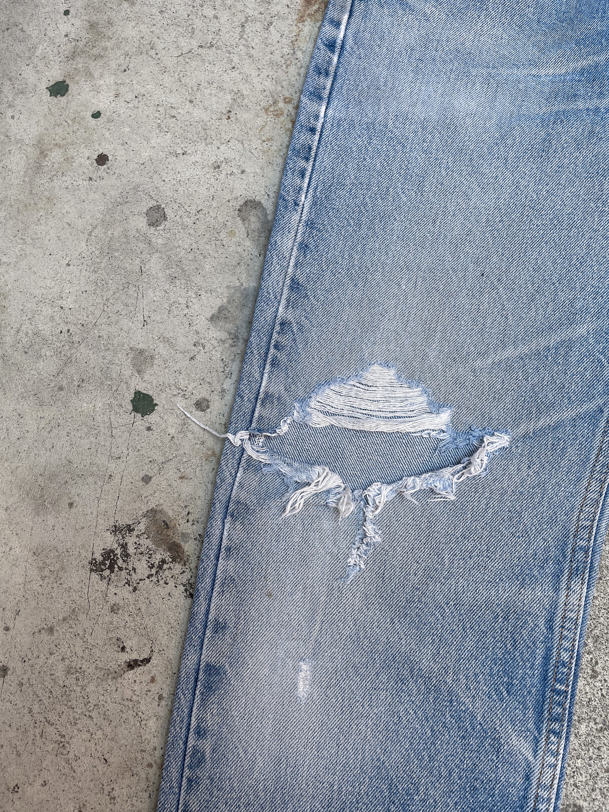 Vintage Levis Distressed Faded Blue 505 (31X30)