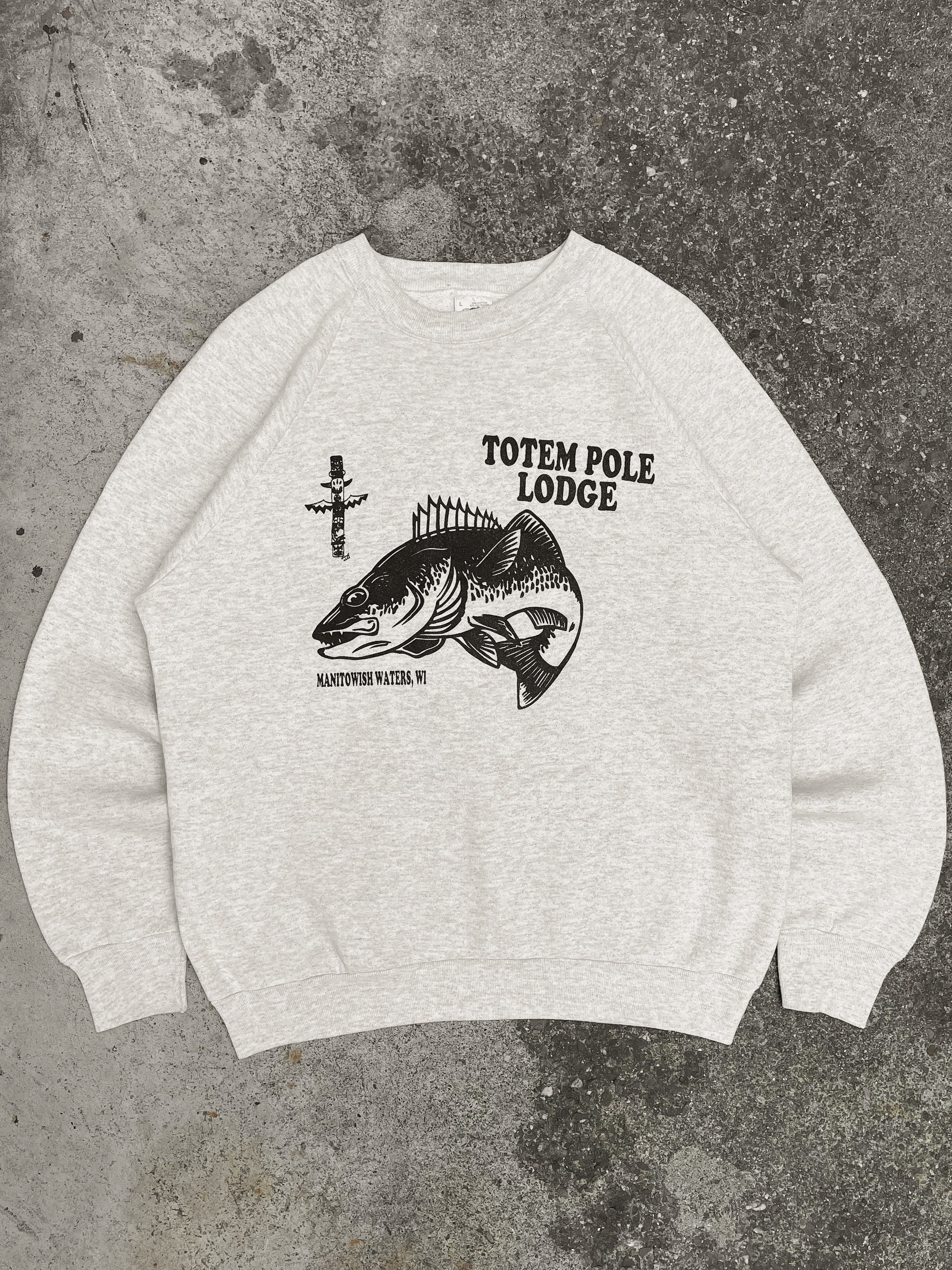 1990s “Totem Pole Lodge” Raglan Sweatshirt (M)