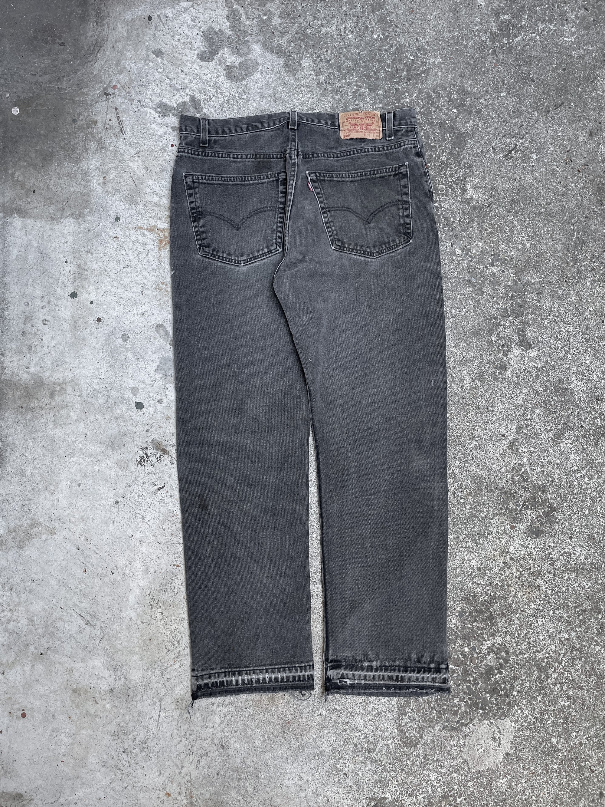 Vintage Levi’s Faded Black 505 Released Hem (35X29)