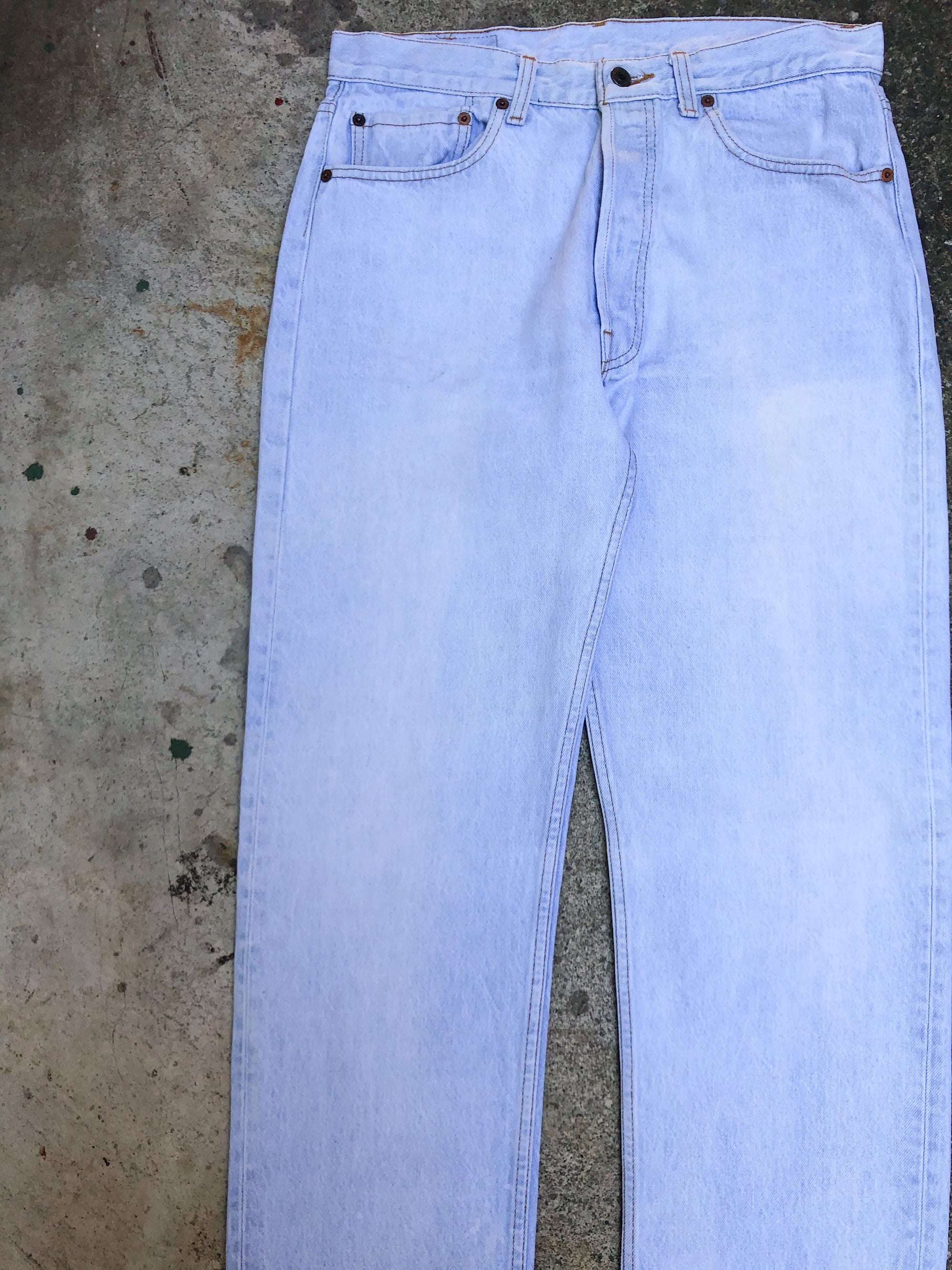 1980s Levis Sun Fade Light Wash Blue 501 (32X35)