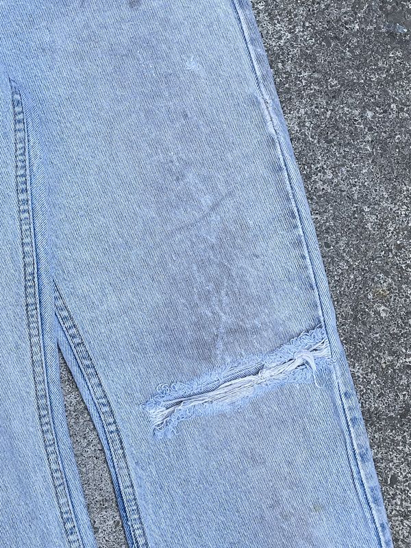 1990s Orange Tab Levi’s Distressed Light Wash Blue 505 (28X32)