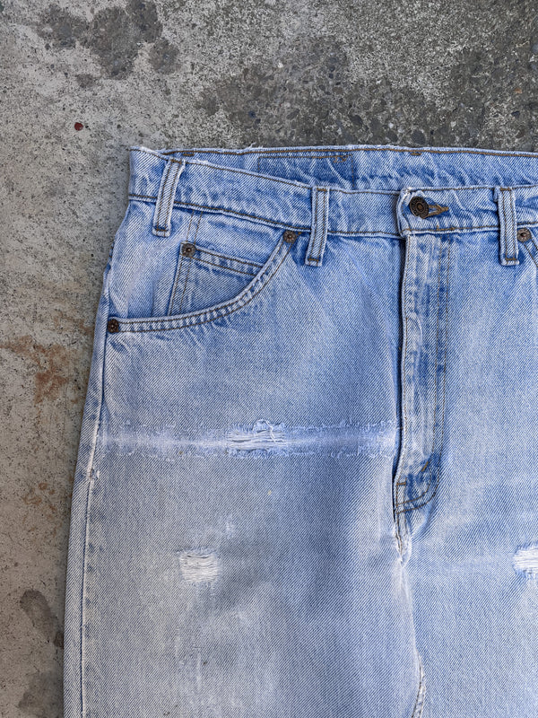 1990s Orange Tab Levi’s Distressed Faded Blue 505 (33X30)