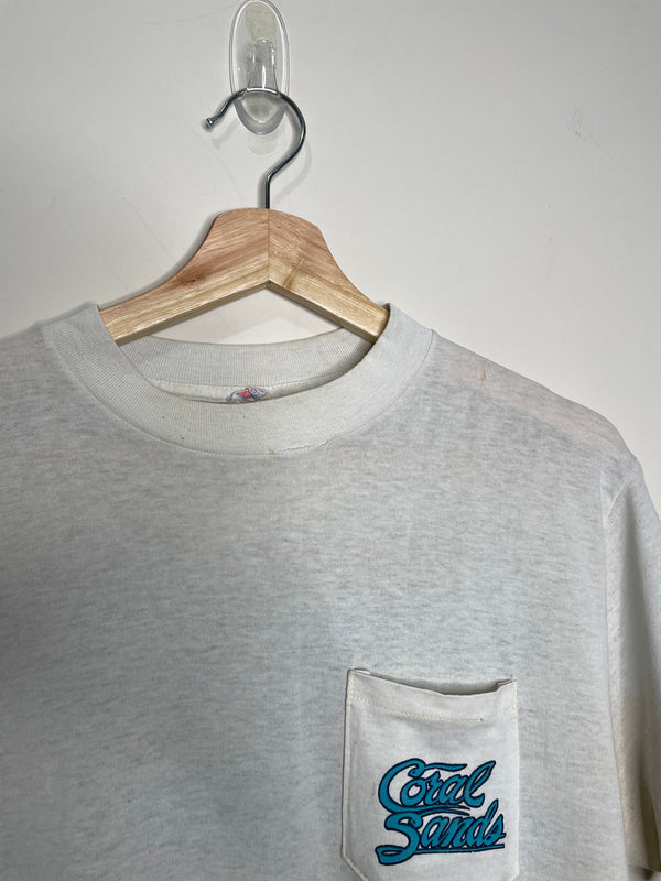 1980s “Coral Sands” Single Stitched Pocket Tee (M)