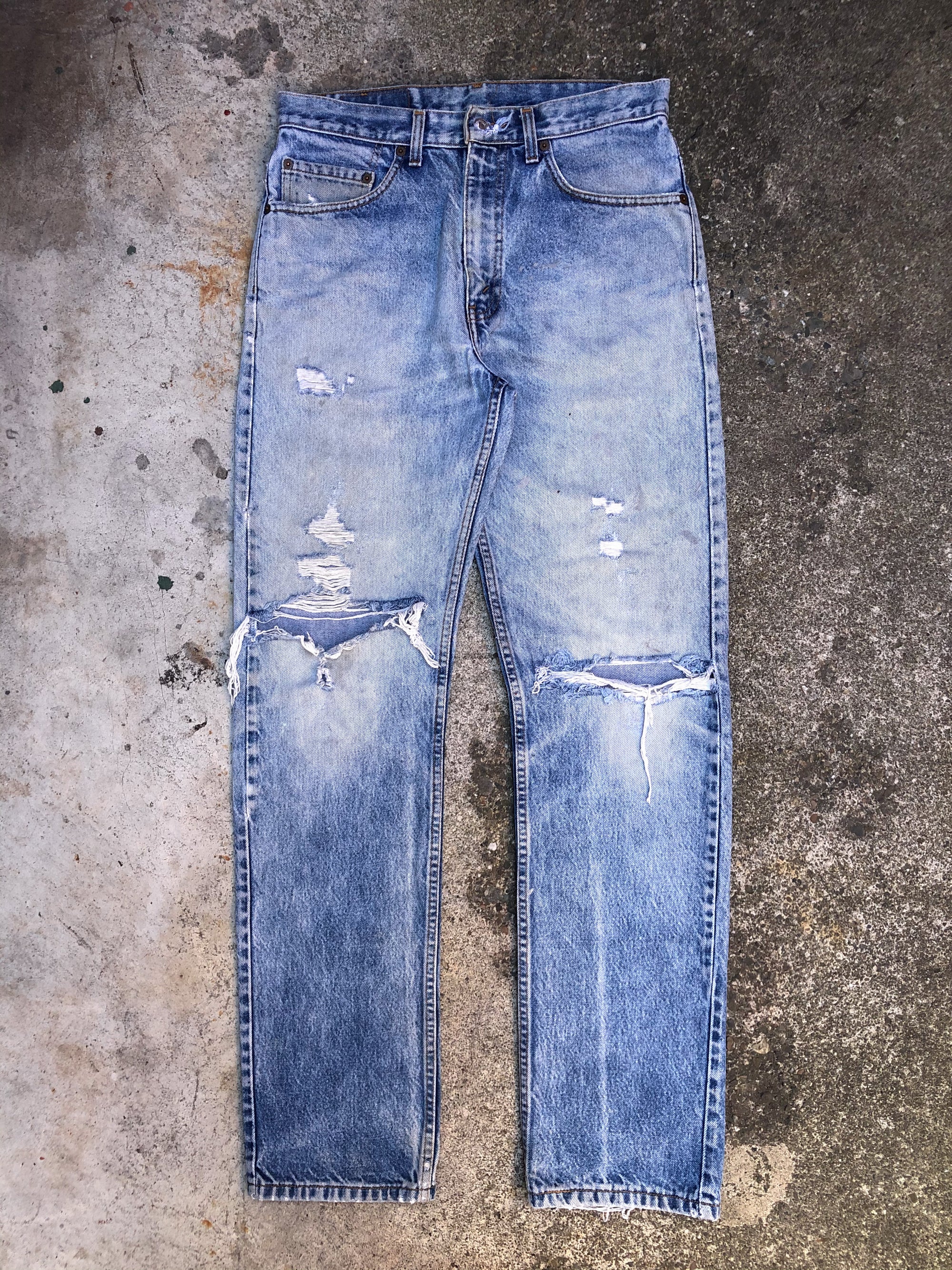 1990s Levis Distressed Faded Blue 505 (31X33)