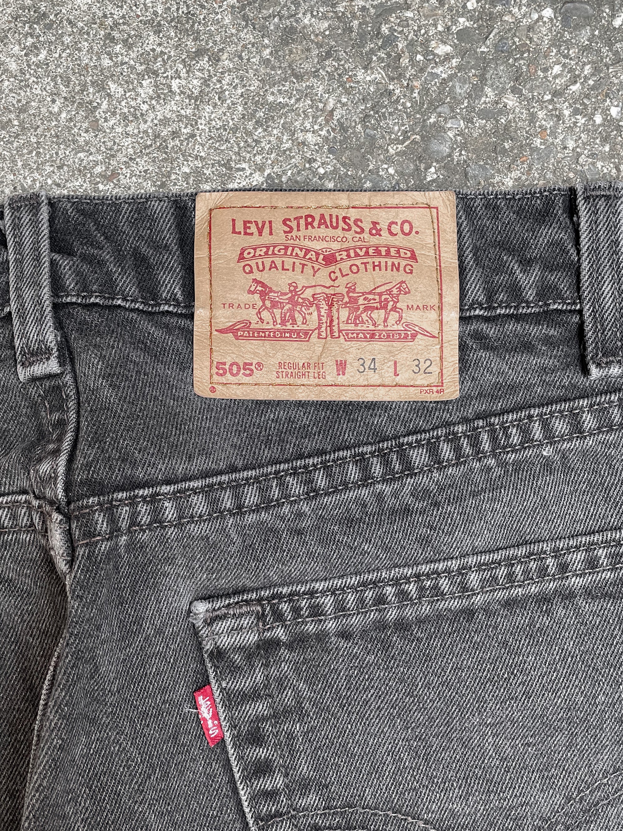 1990s Levi’s Faded Black 505 (33X31)