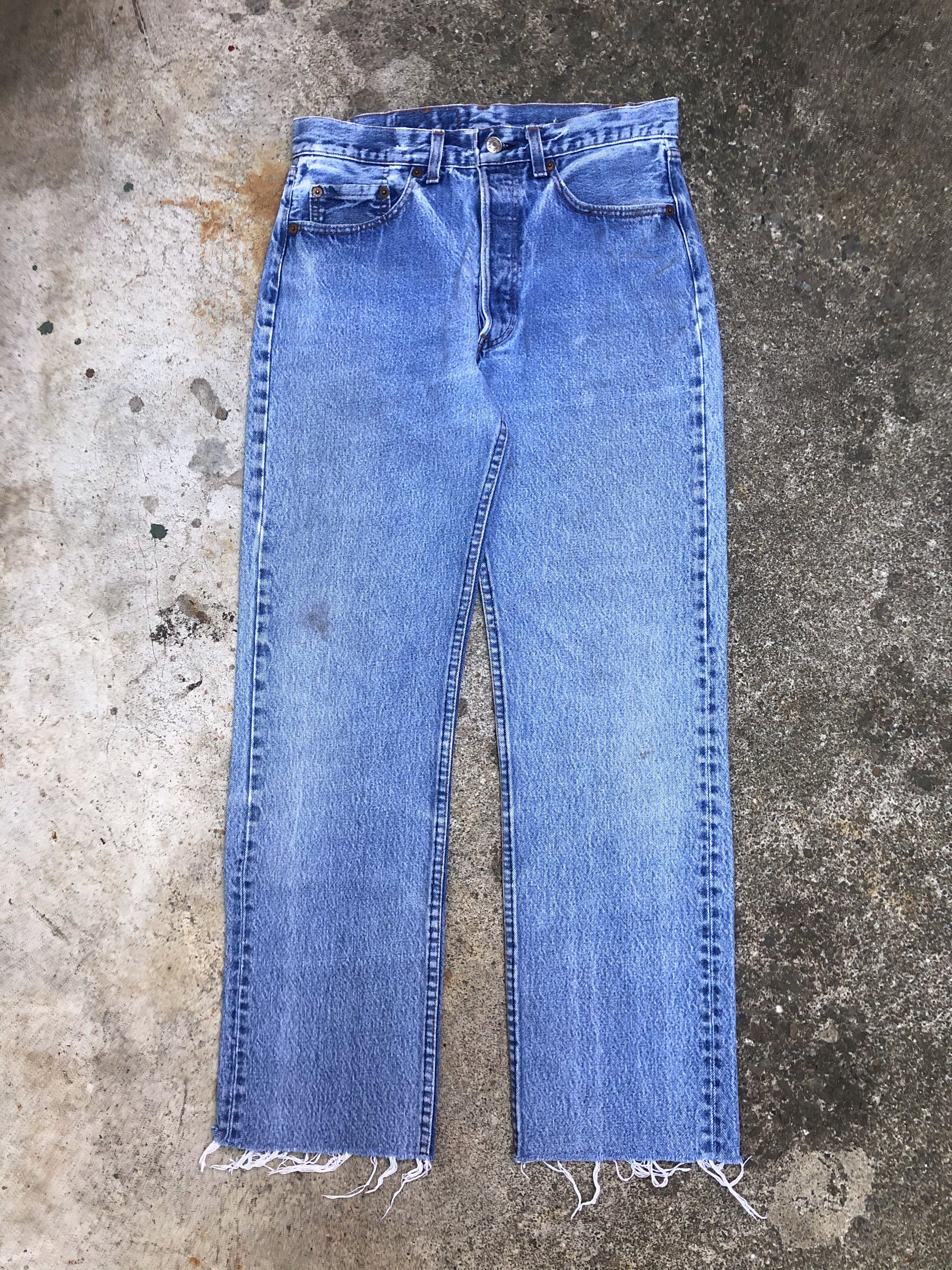 1980s Levis Faded Blue Raw Hem 501 (29X28)