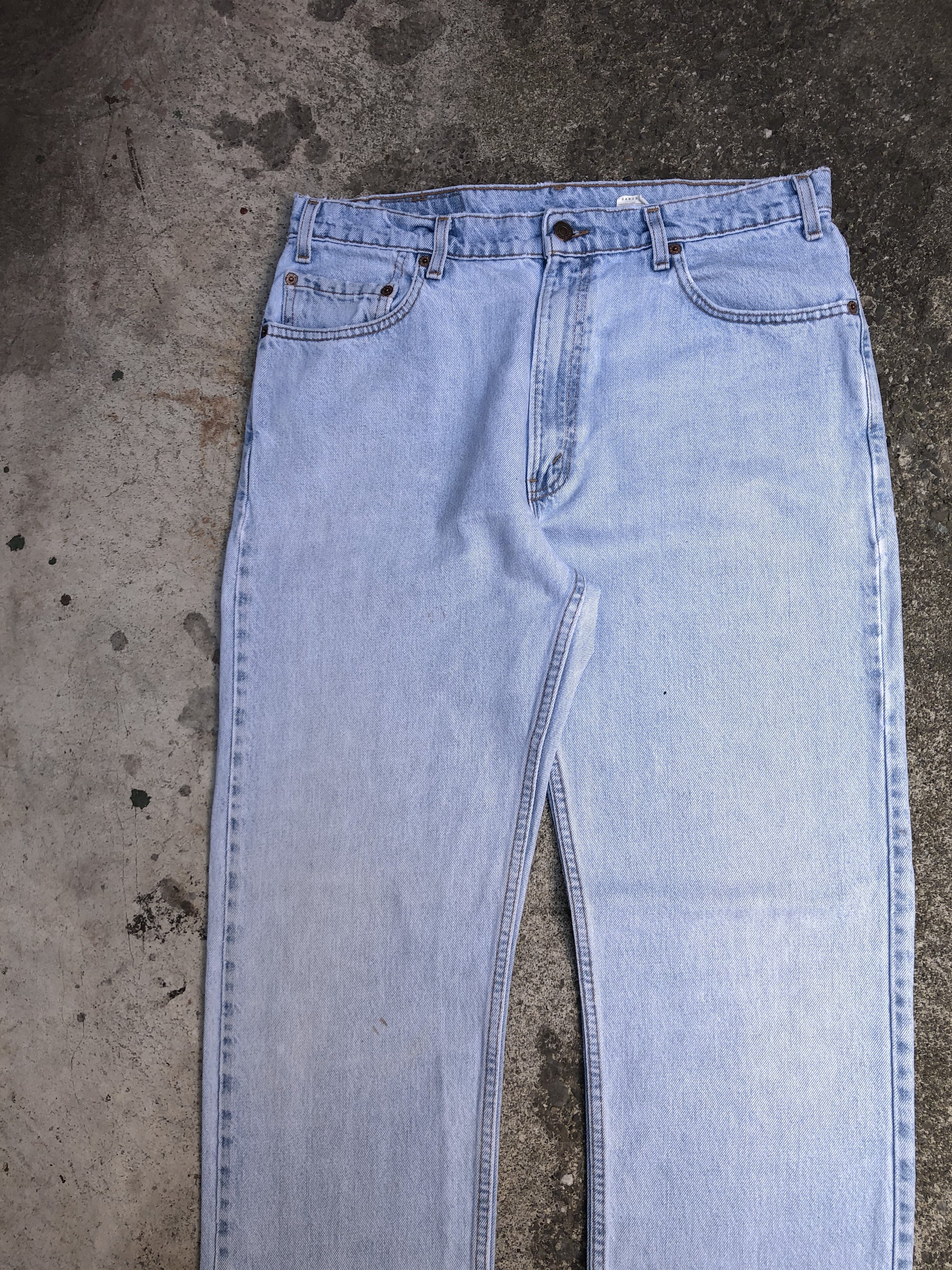 1990s Levis Light Wash Blue 505 Released Hem (35X33)