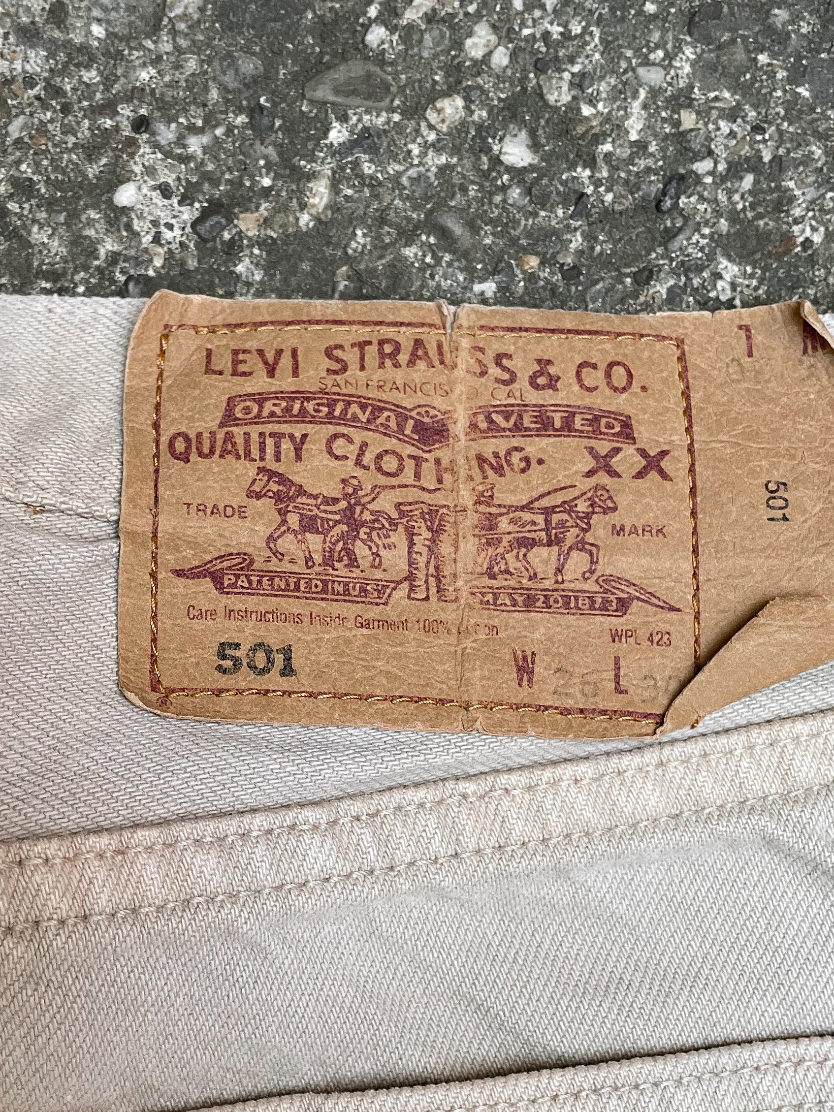 1990s Levi’s Faded Sand Cream 501 (24X26)