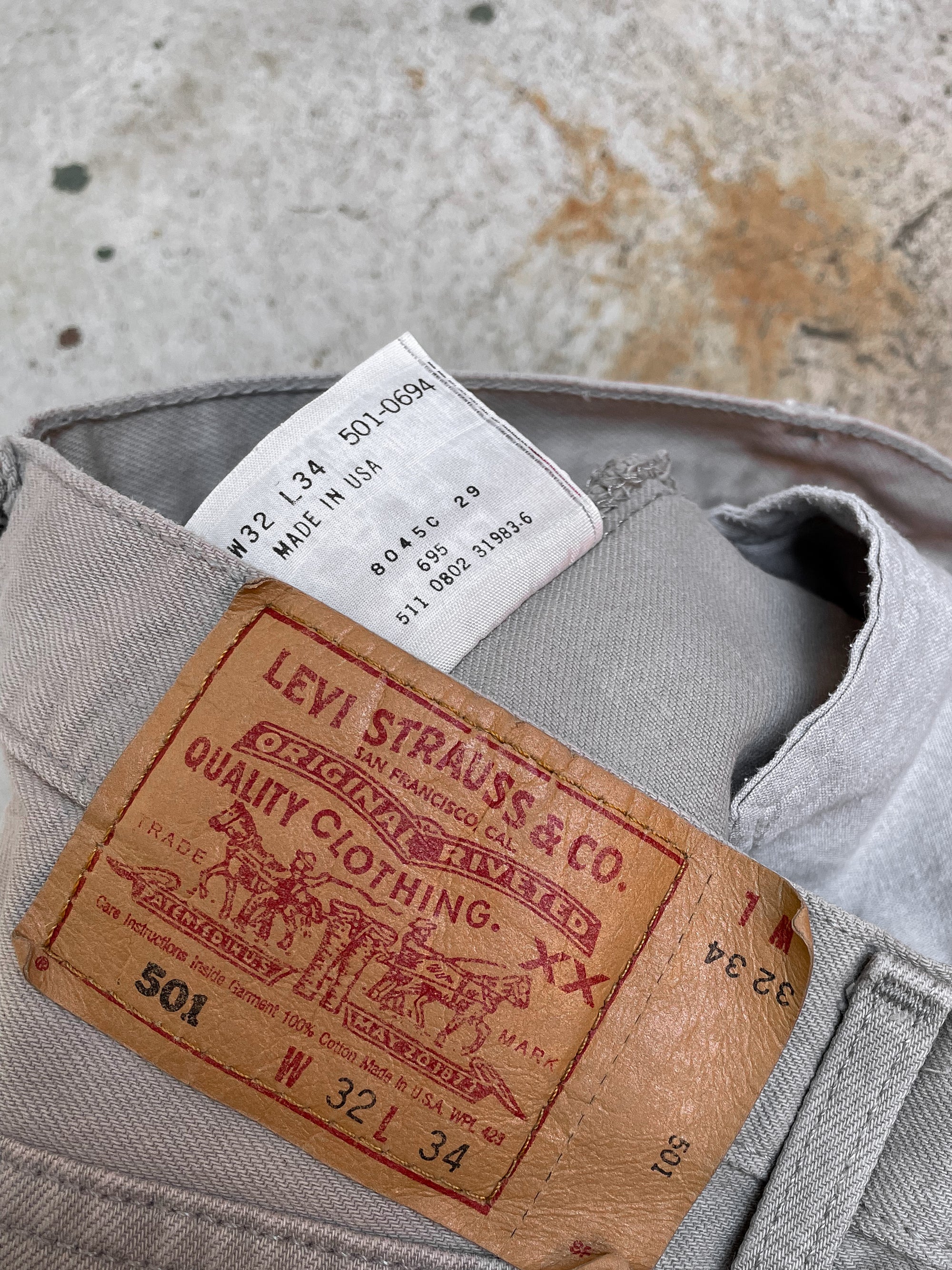 Vintage Levi’s Faded Grey 501 Raw Hem (30X31)