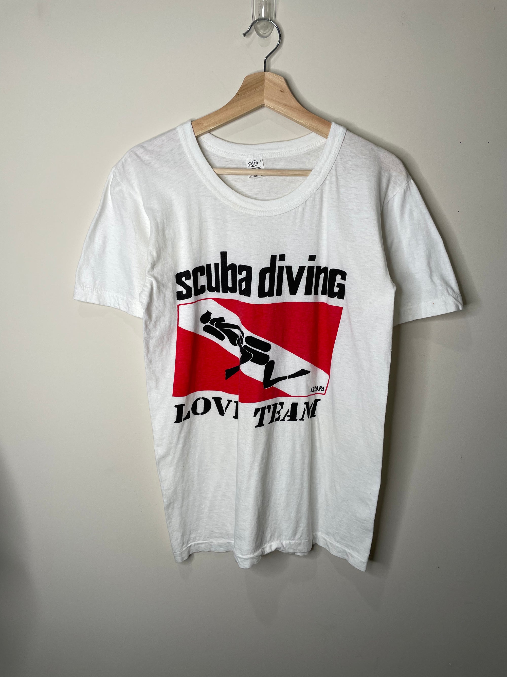 1980s “Scuba Diving Love Team” Single Stitched Tee (S/M)