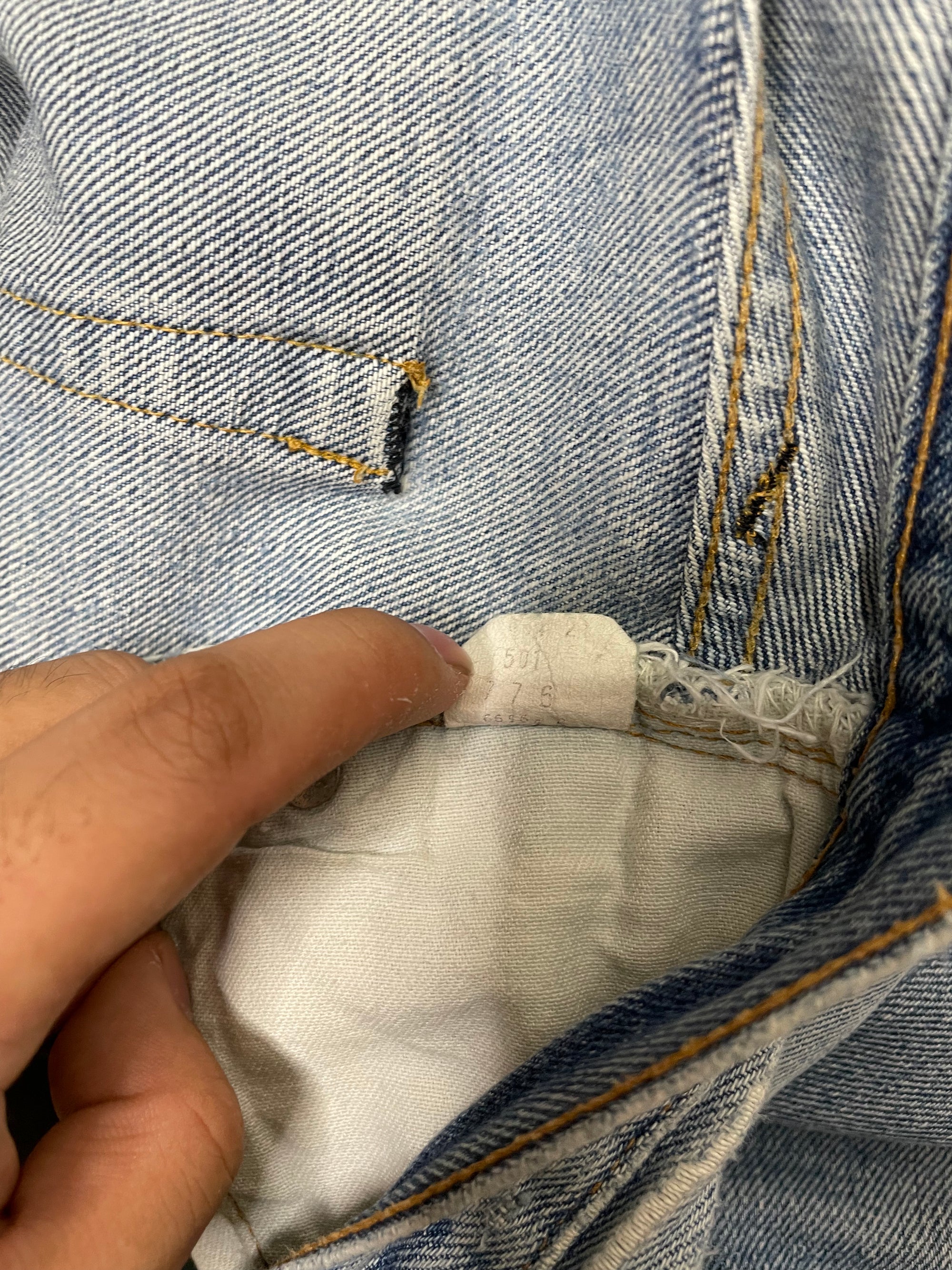 1970s Levi’s Faded Blue 501 Selvedge Redline (27X31)