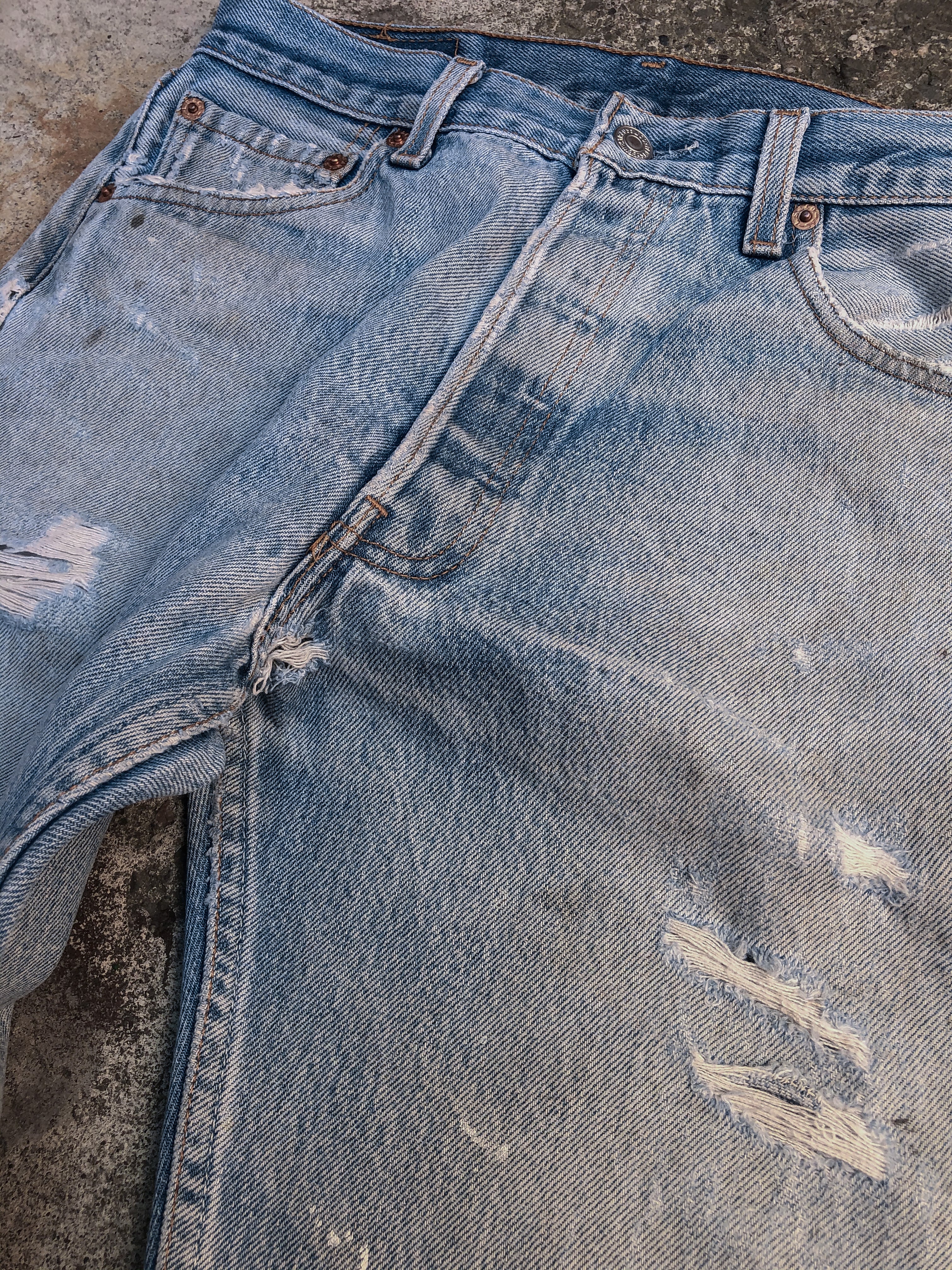 1990s Levis Distressed Heel Bite Blue 501XX (29X29
