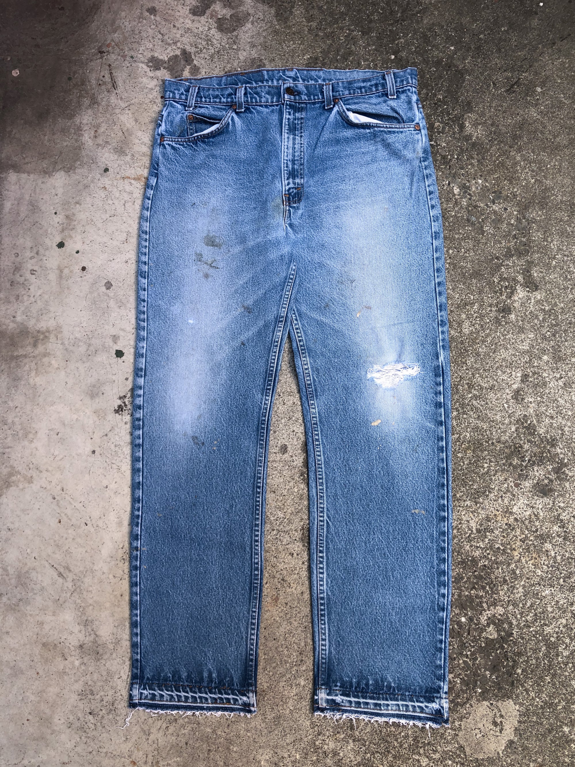 1990s Orange Tab Levis Distressed Blue 505 Released Hem (37X31)