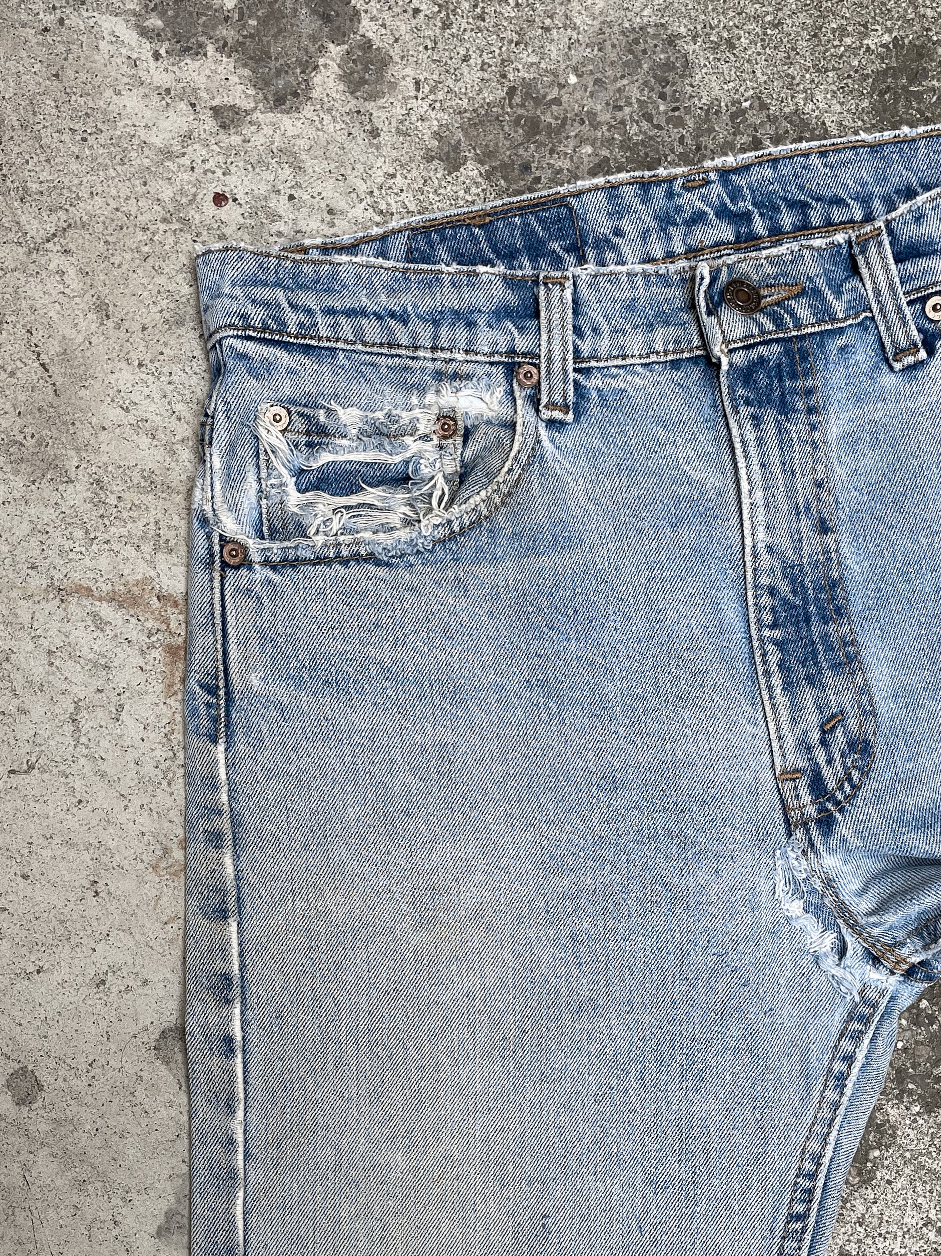 1990s Levi’s Faded Blue 505 Released Hem (33X32)