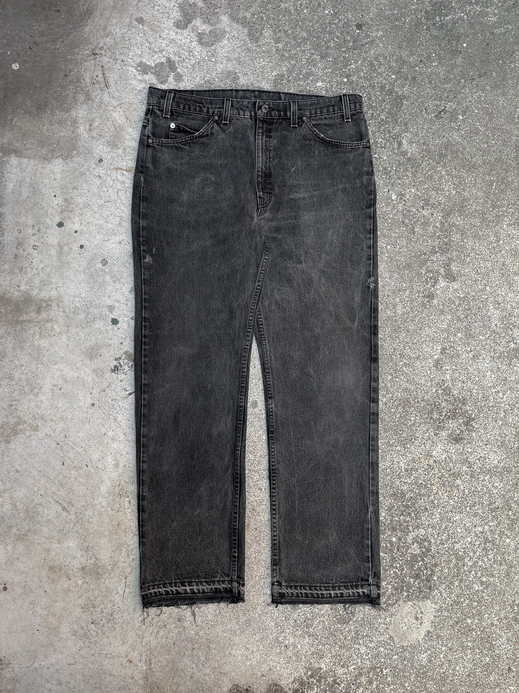 1990s Orange Tab Levis Faded Charcoal Black 505 Released Hem (37X30)