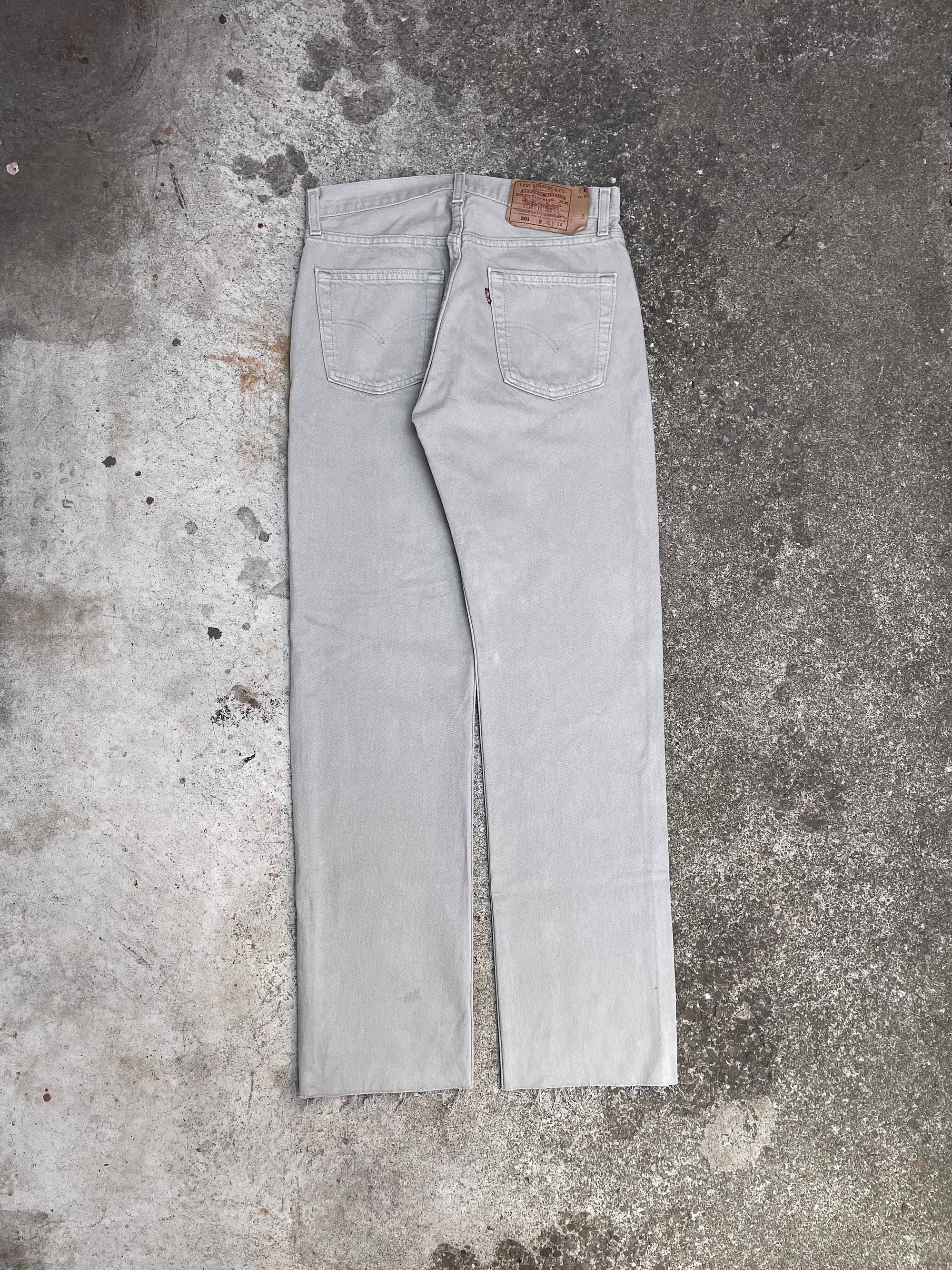 Vintage Levi’s Faded Grey 501 Raw Hem (30X31)