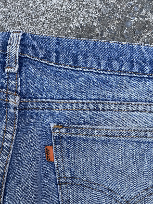 1990s Orange Tab Levi’s Faded Blue 505 Released Hem (35X28)