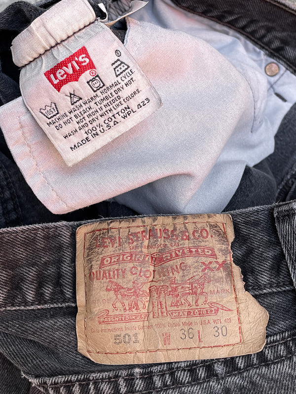 1990s Levi’s Faded Black 501 (33X29)