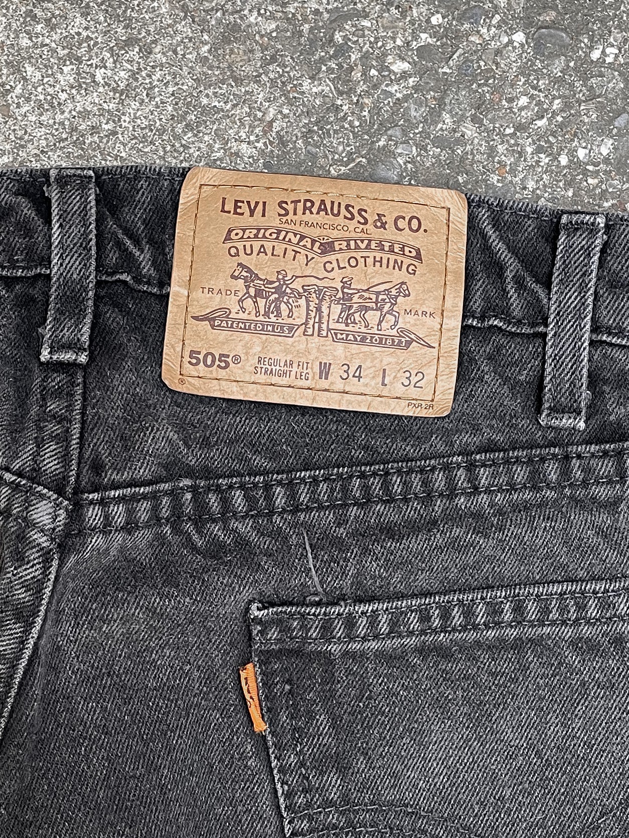 1990s Orange Tab Levi’s Faded Black 505 (32X31)