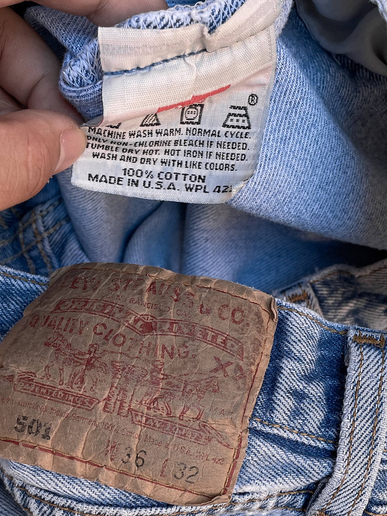 Vintage Levi’s Faded Blue 501 Released Hem (33X31)