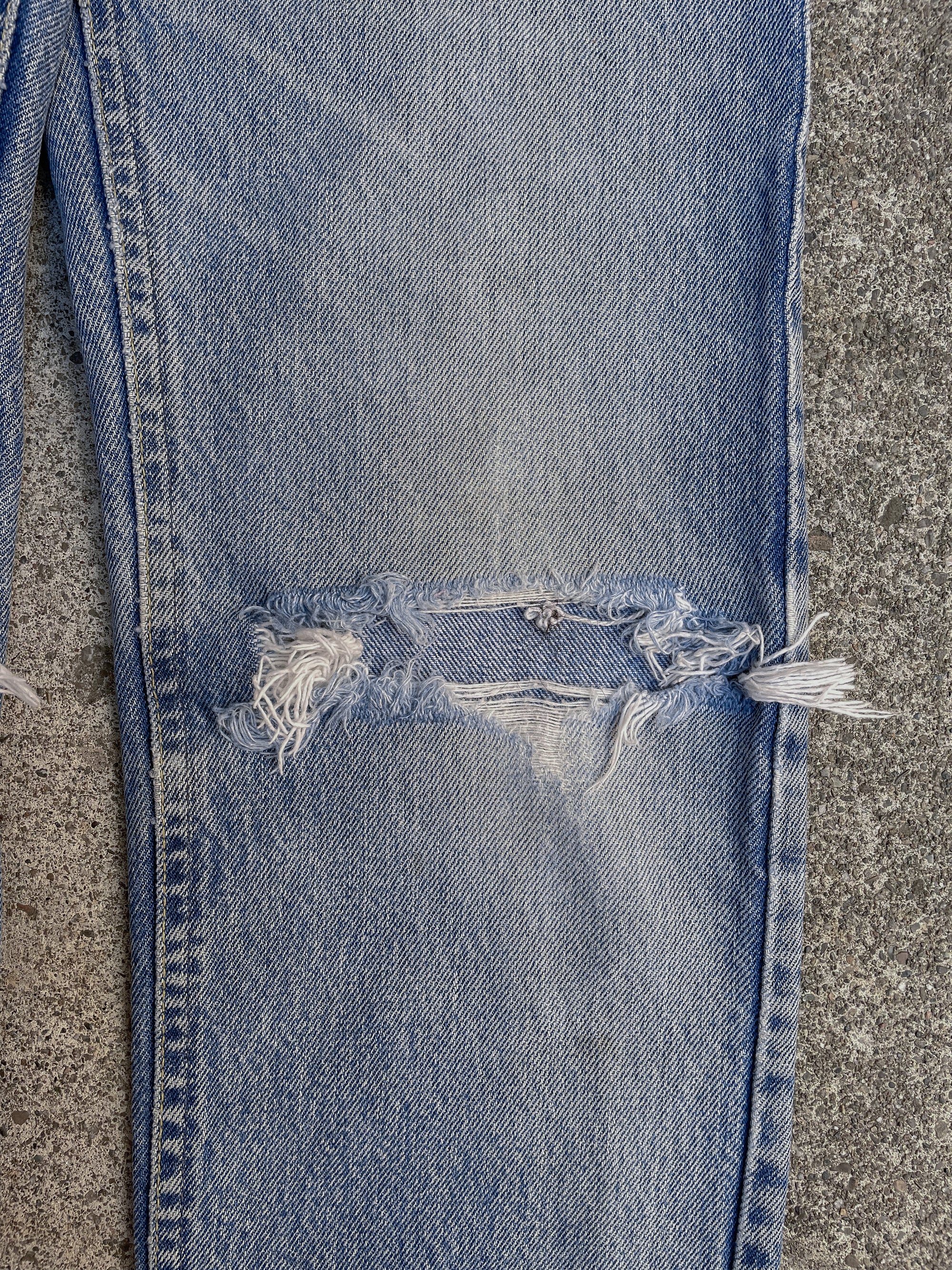 1970s Lee Distressed Faded Blue Talon Zip Denim (28X27)