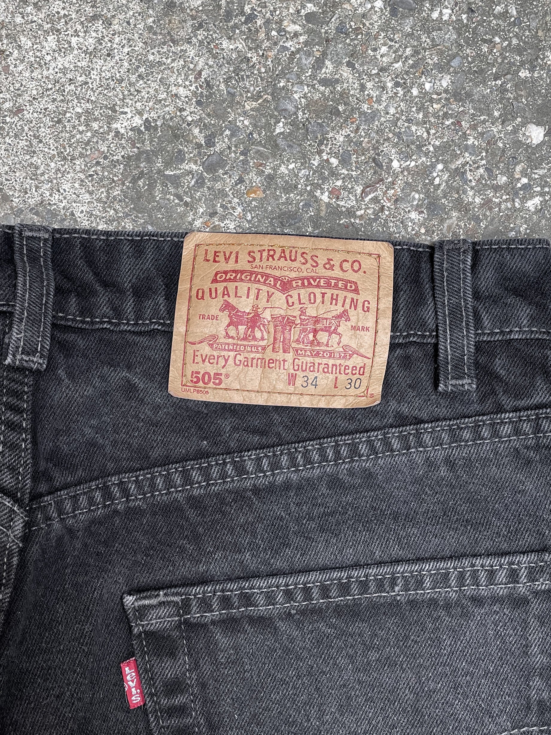 1990s Levi’s Faded Black 505 Released Hem (32X30)