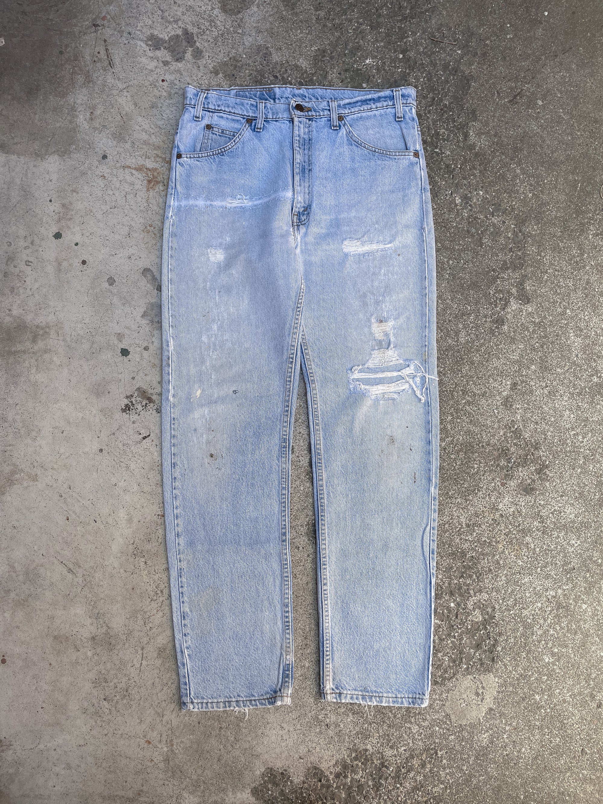 1990s Orange Tab Levi’s Distressed Faded Blue 505 (33X30)