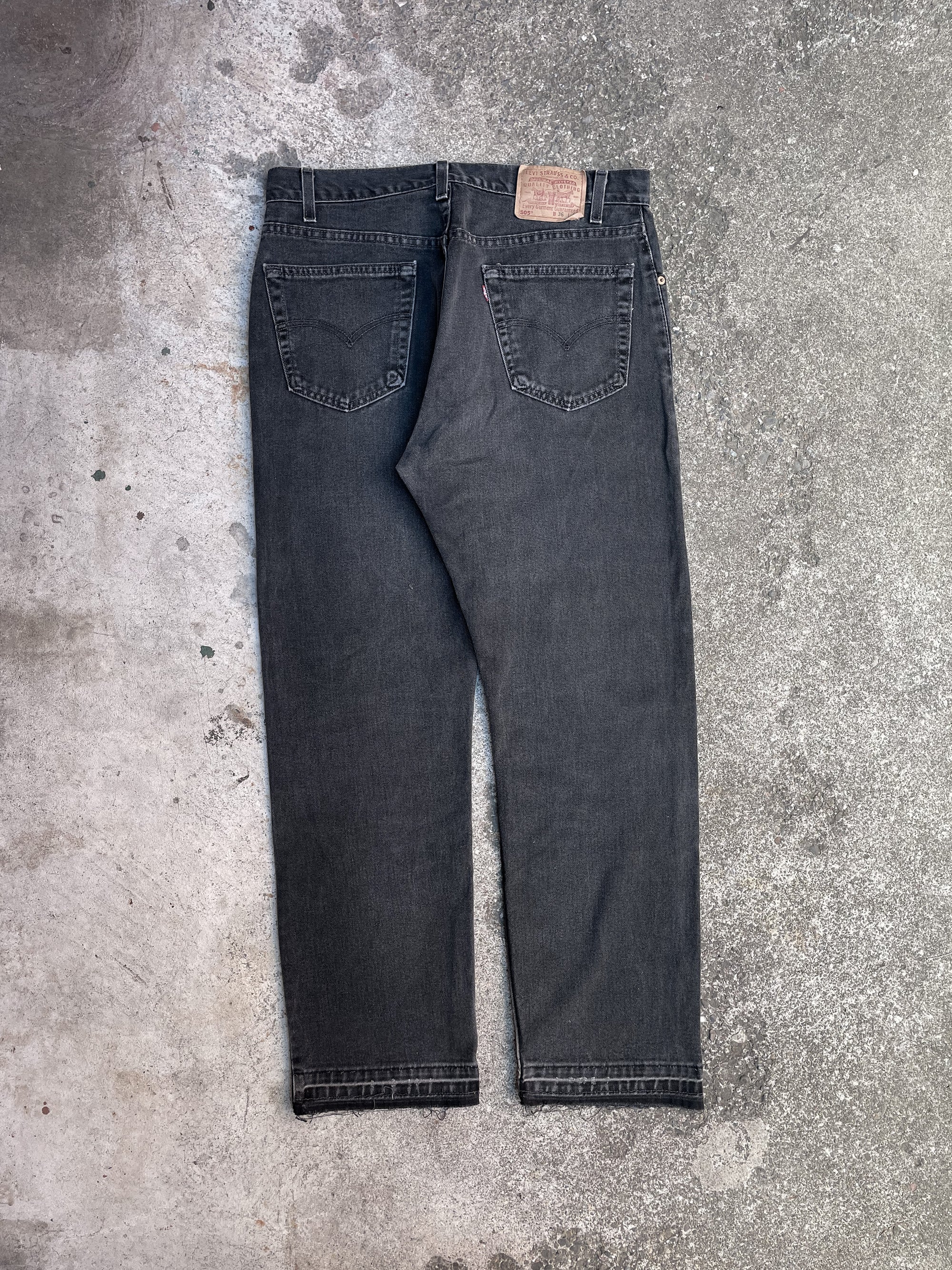 Vintage Levi’s Faded Black 505 Released Hem (35X30)