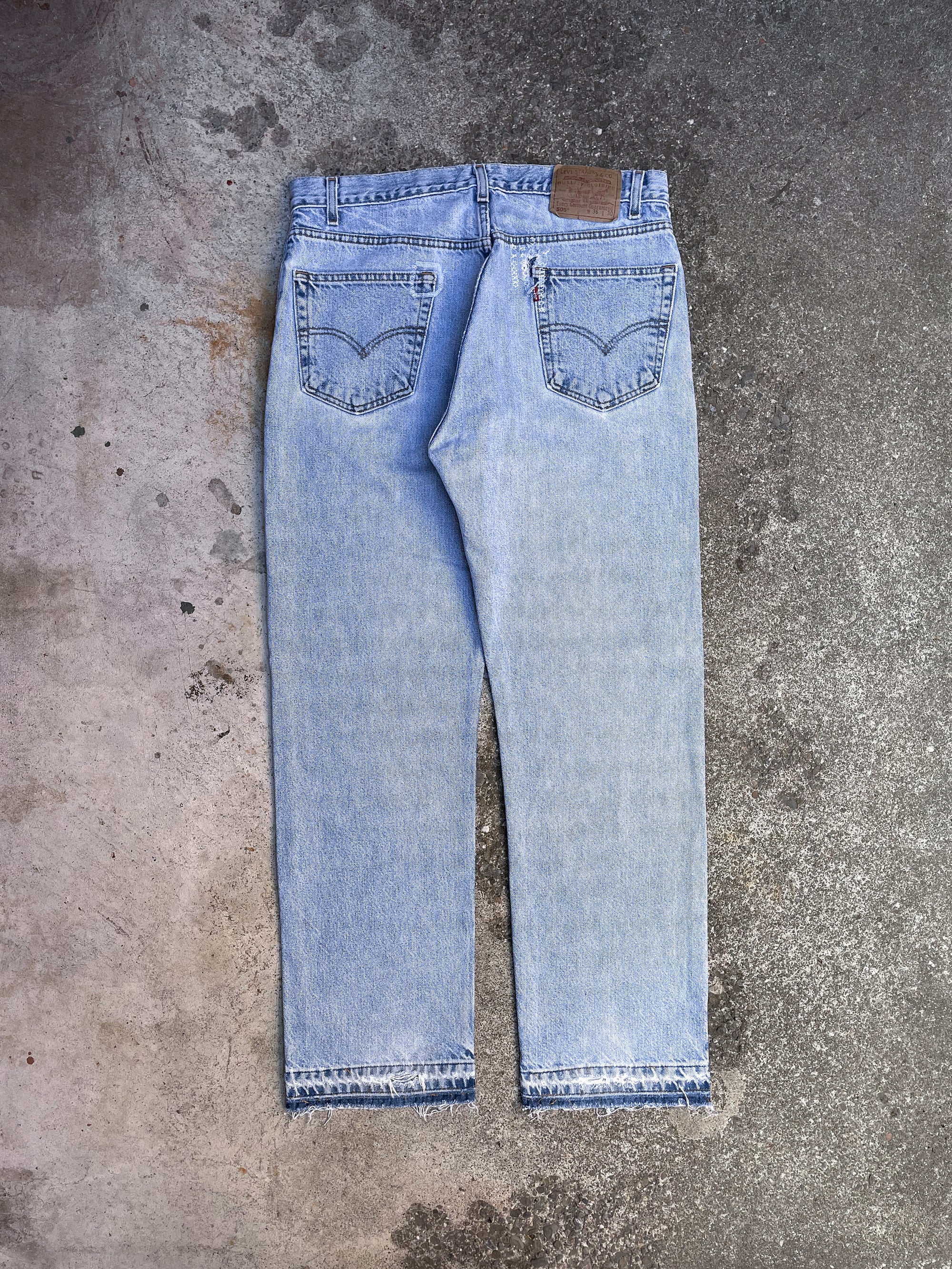 Vintage Levi’s Repaired Faded Blue 505 Released Hem (34X30)