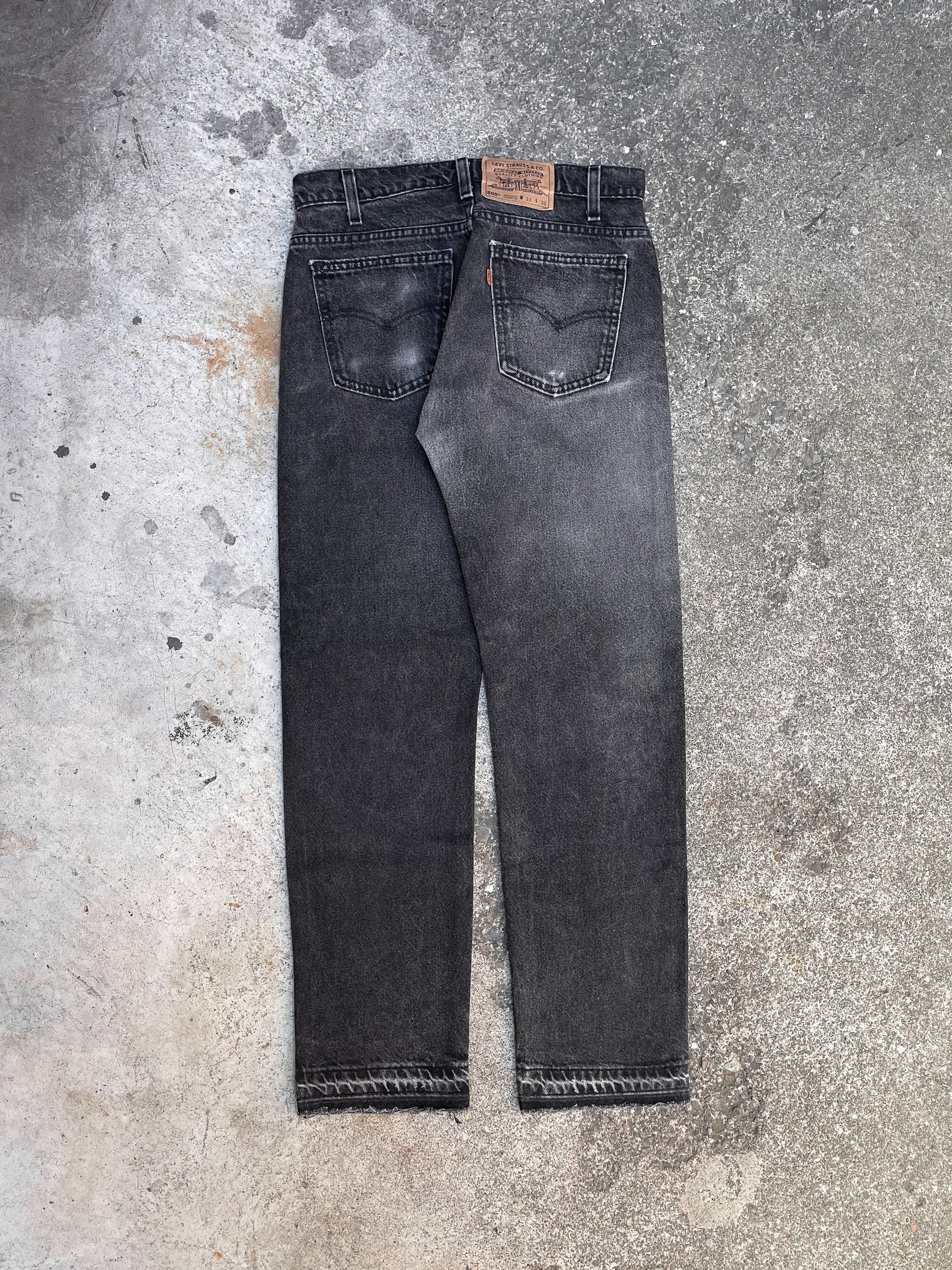 1990s Orange Tab Levis Faded Black 505 Released Hem (28X30)