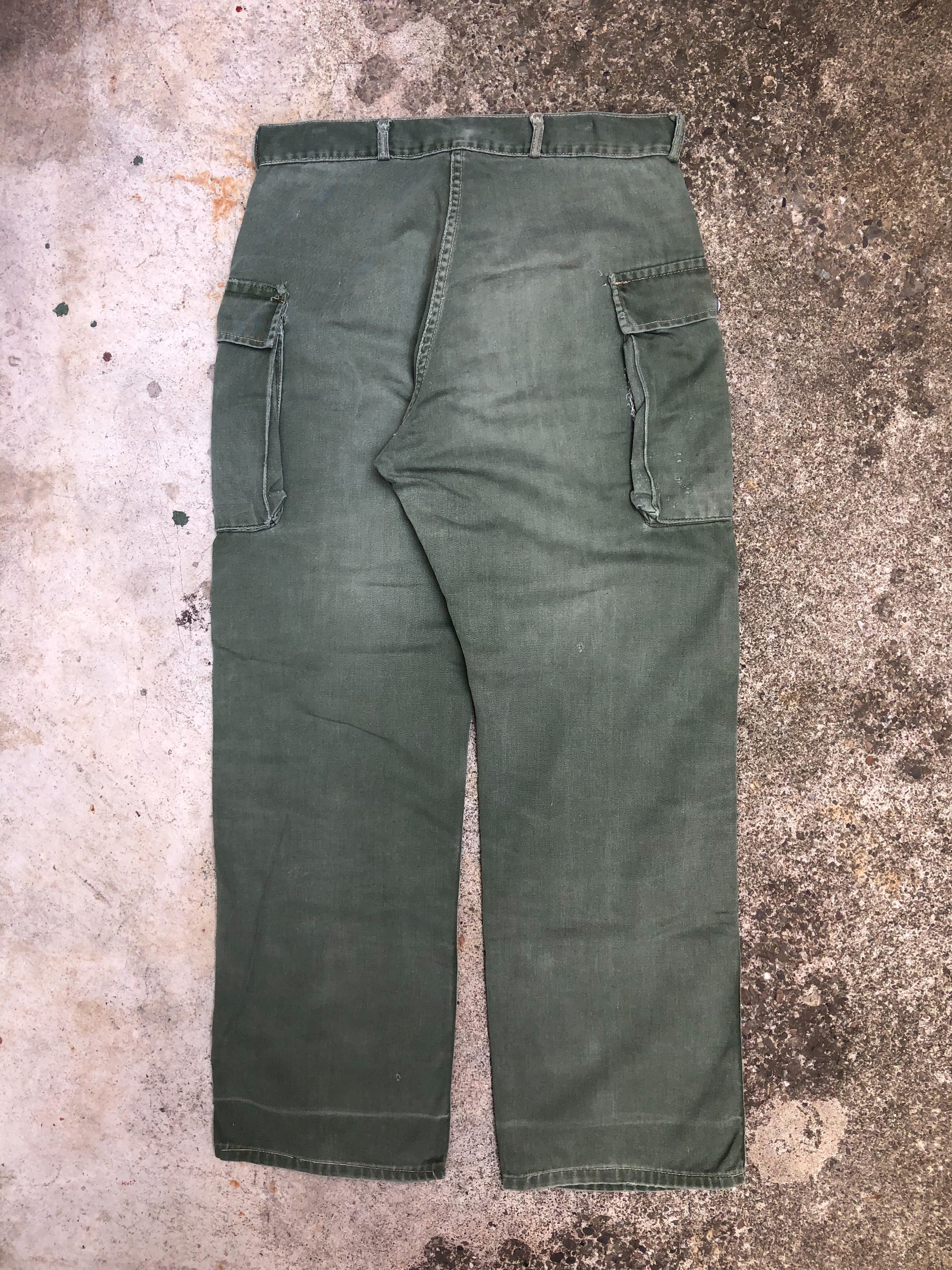 1950s Faded Green US Army 13 Star Cotton Cargo Field Pants (31X28)