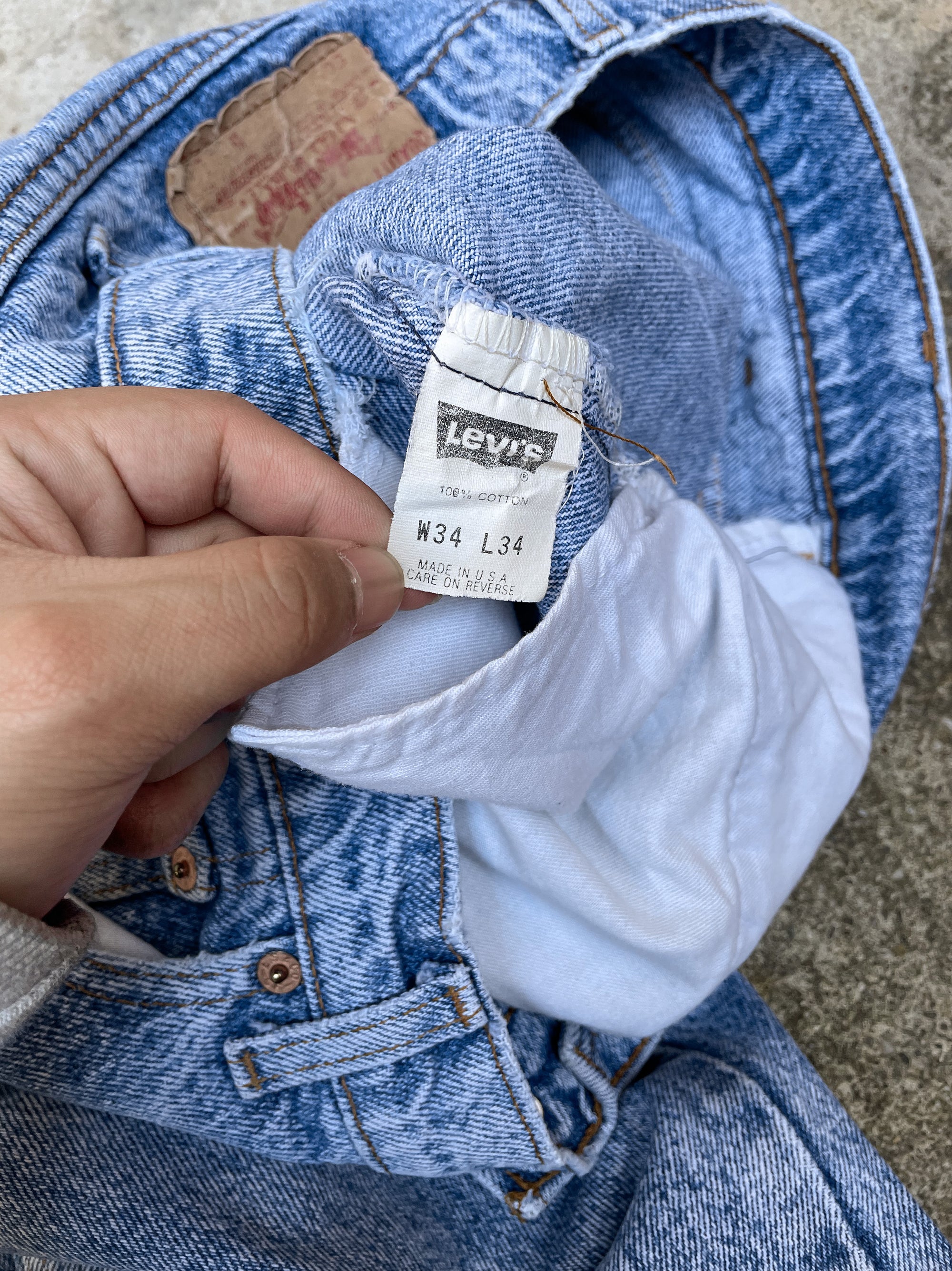 1980s Levi’s Faded Blue 505 (32X33)