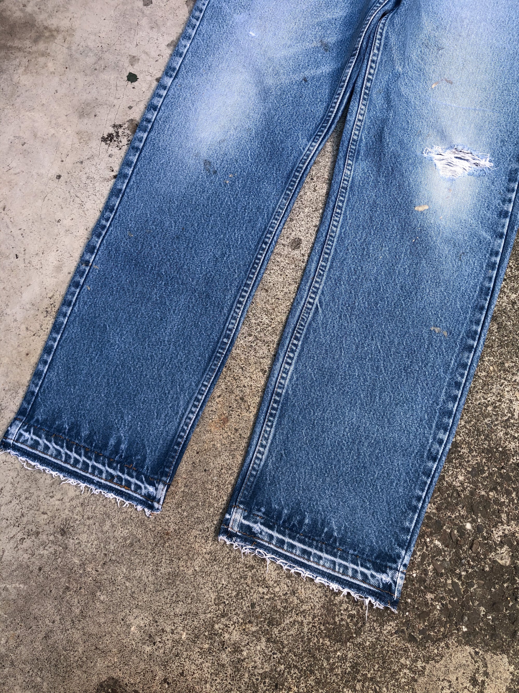 1990s Orange Tab Levis Distressed Blue 505 Released Hem (37X31)