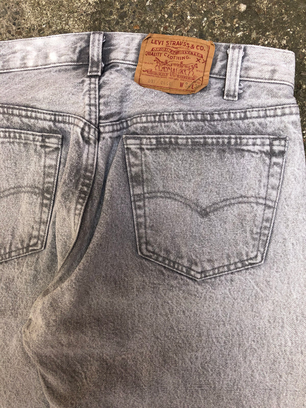 1990s Smoke Grey Levis 501 Released Hem (32X34)