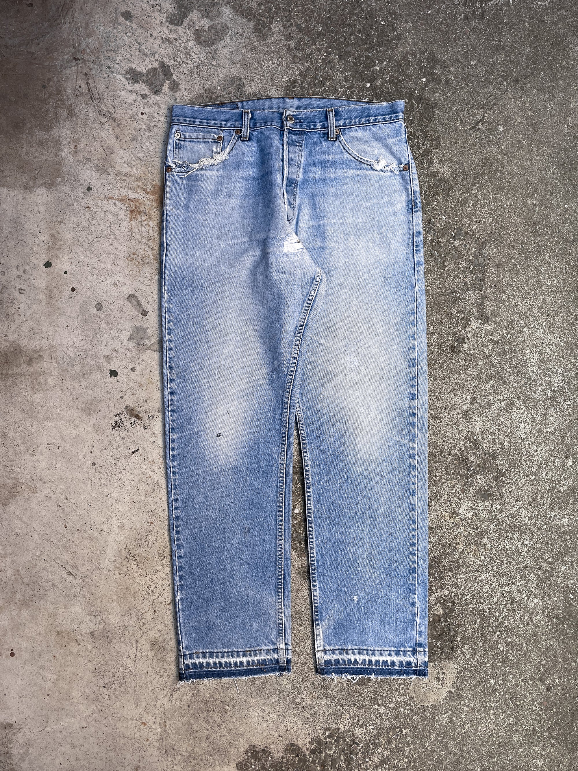 Vintage 00s Levi’s Repaired Faded Blue 522 Released Hem (34X31)