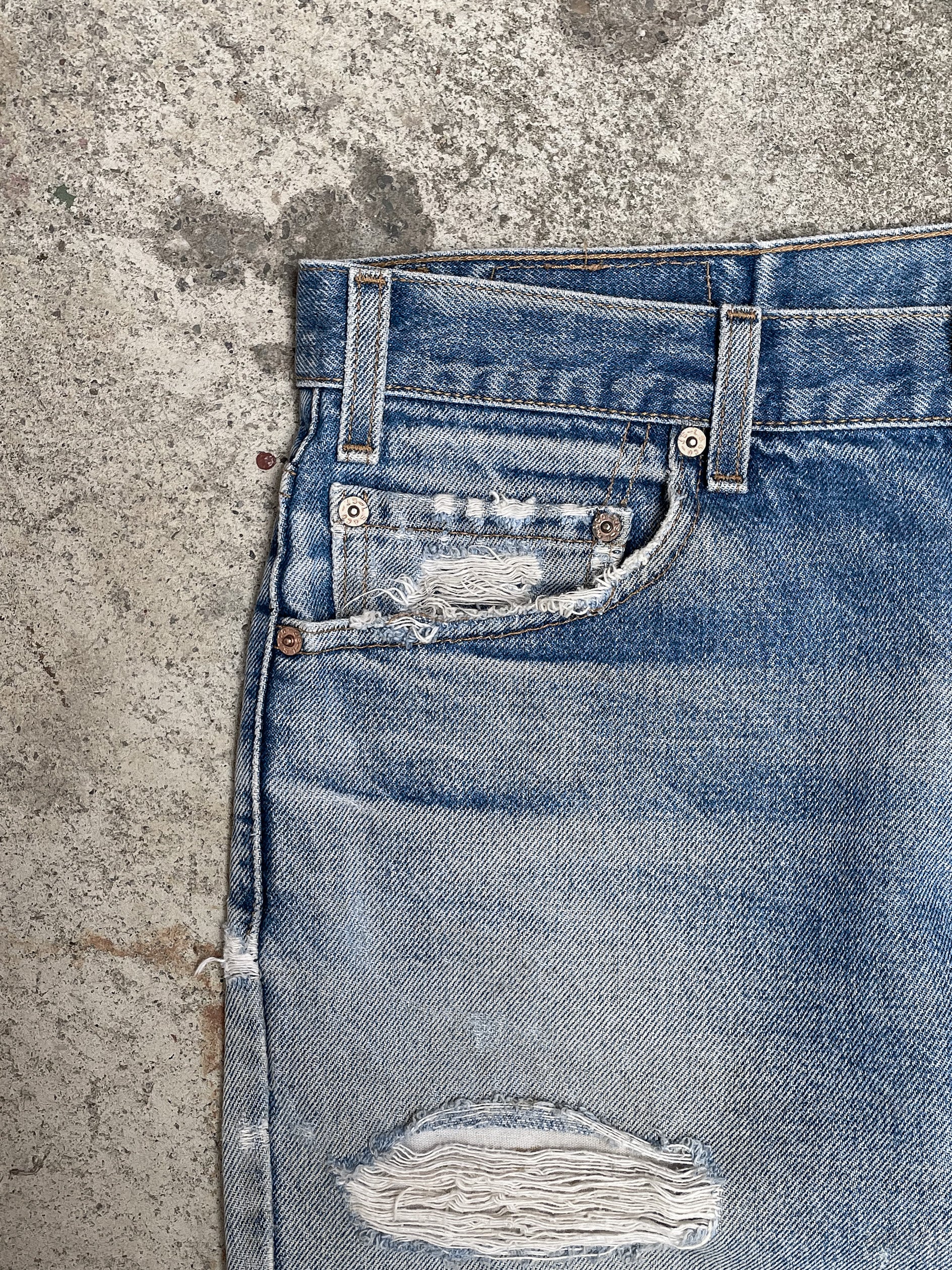 1990s Levi’s Distressed Faded Blue 517 (34X33)