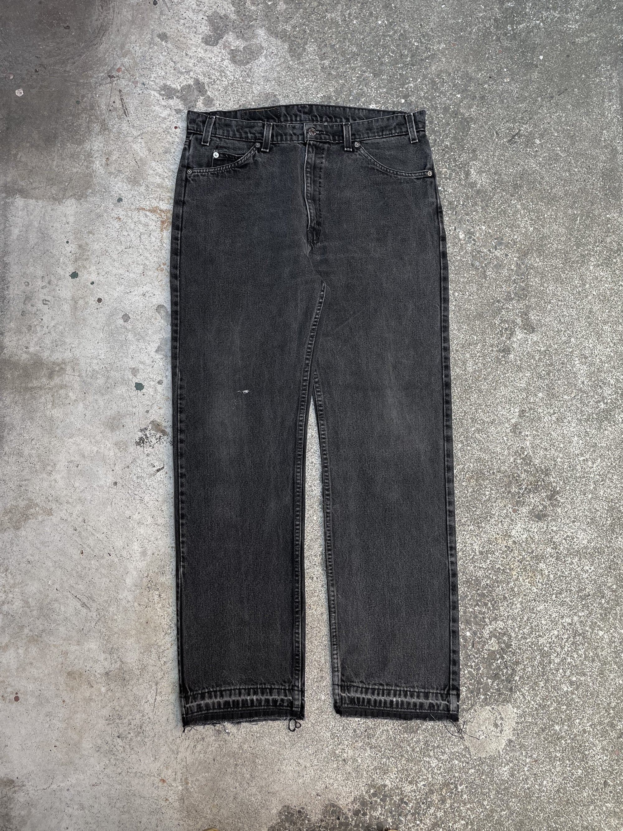 1990s Orange Tab Levi’s Faded Black 505 Released Hem (35X30)