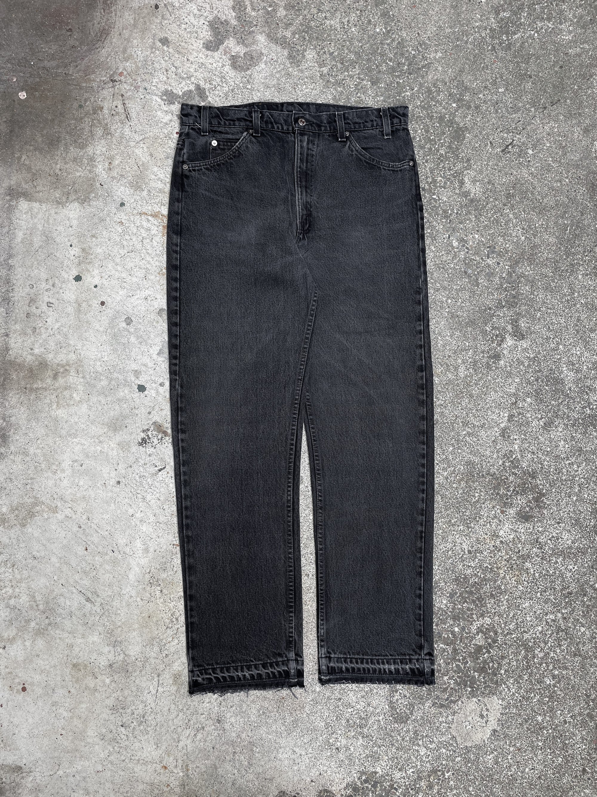 1980s/90s Black Tab Levi’s Faded Black 505 Released Hem (35X30)