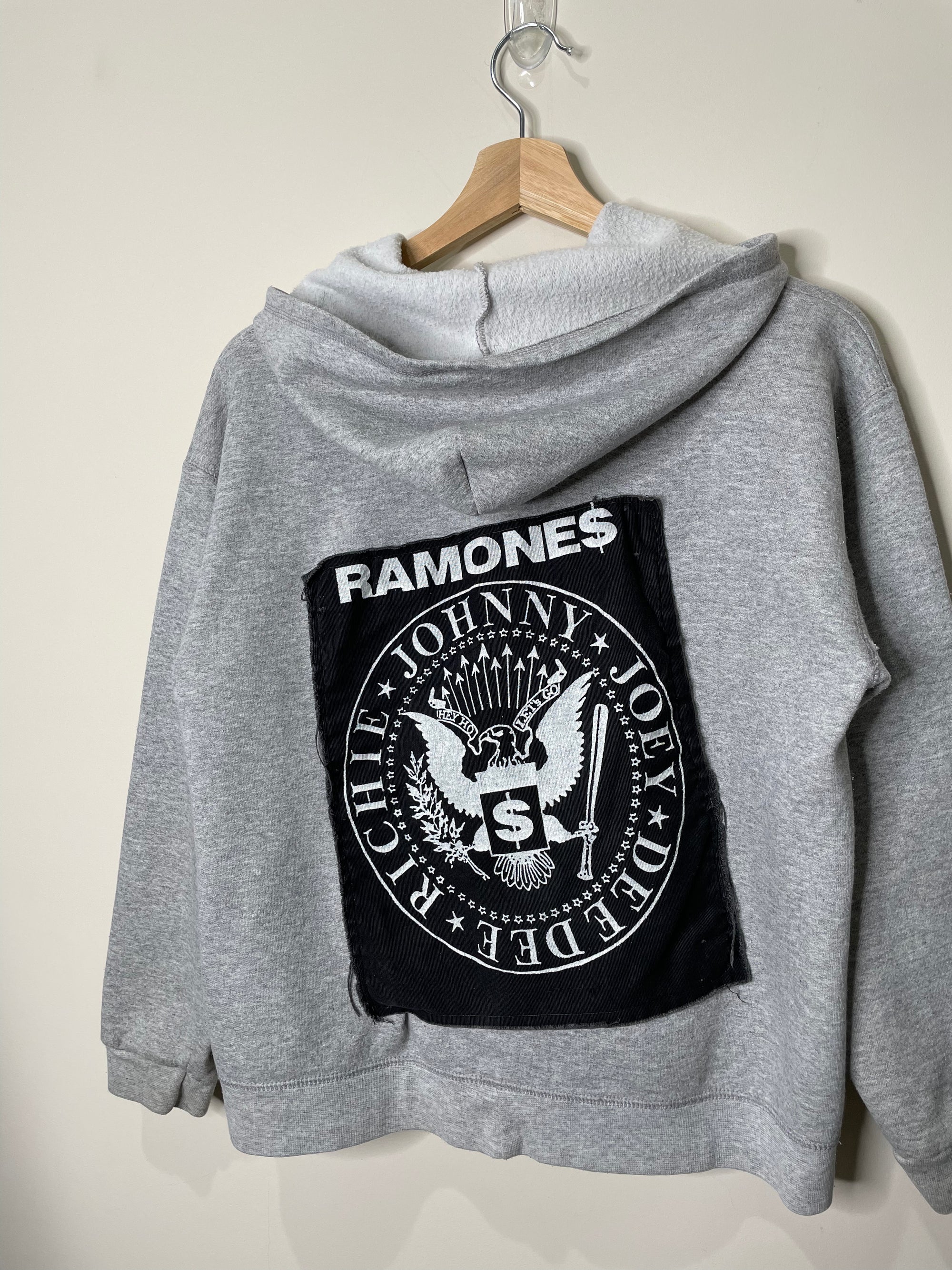 2000s “Ramones” Patched Zip Up Hoodie (S)