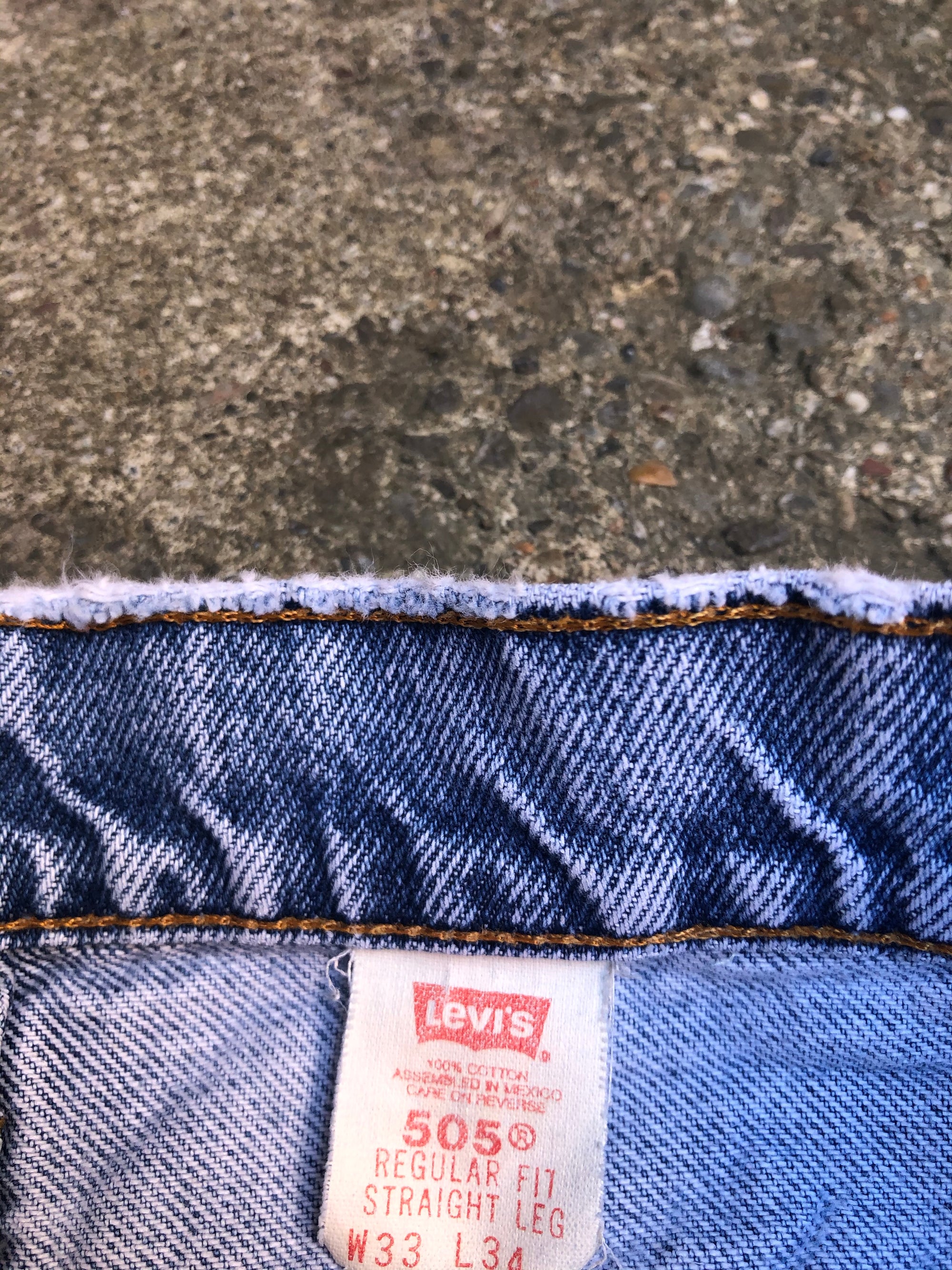 1990s Orange Tab Levis 505 Faded Blue (31X33)