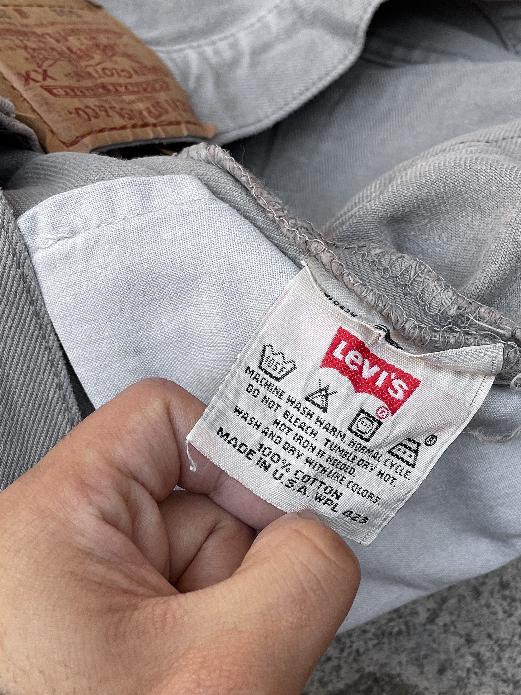 1990s Levi’s Faded Cement Grey 501 Released Hem (33X30)