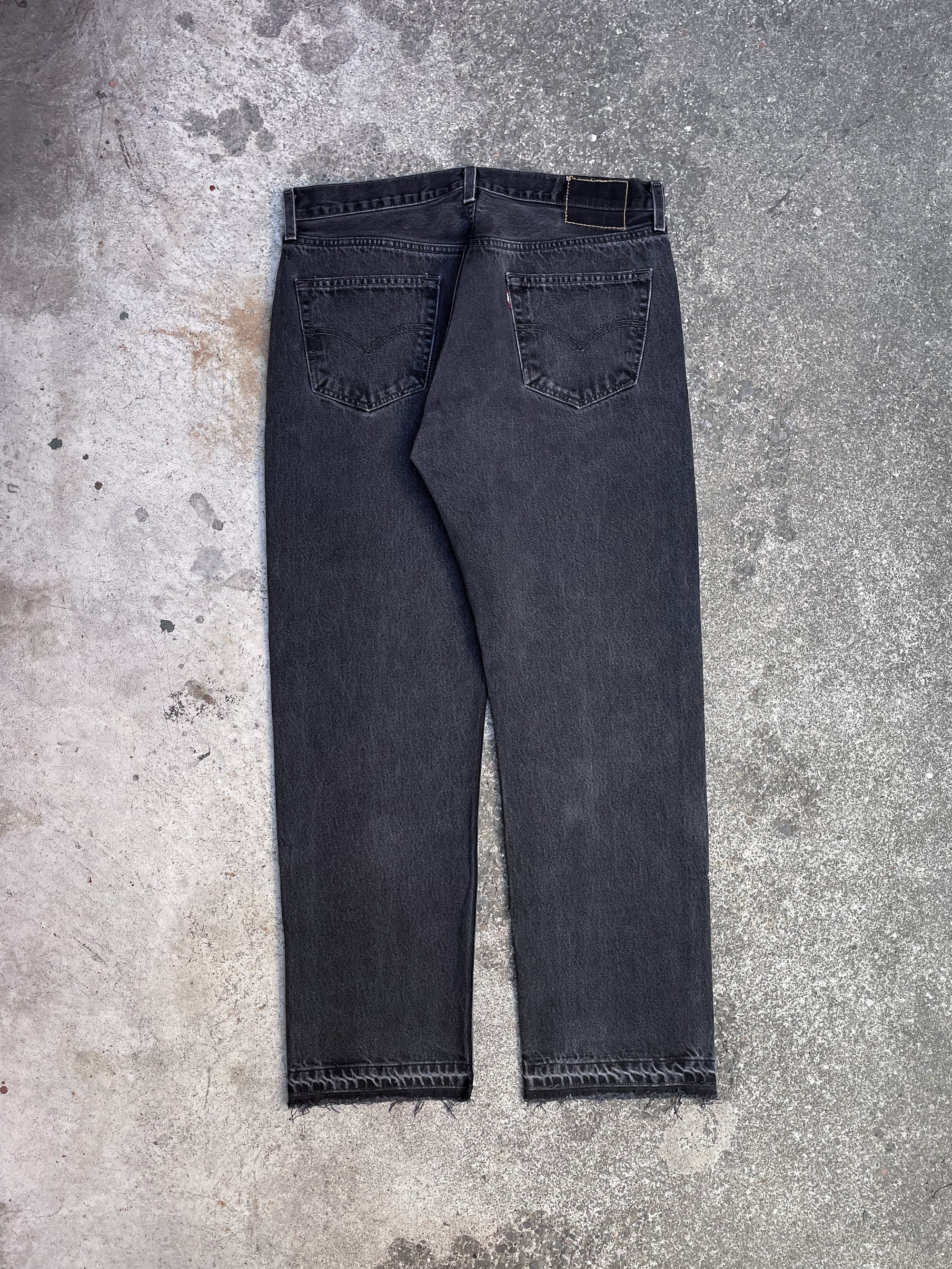 Vintage Levi’s Faded Black 501 Released Hem (33X29)