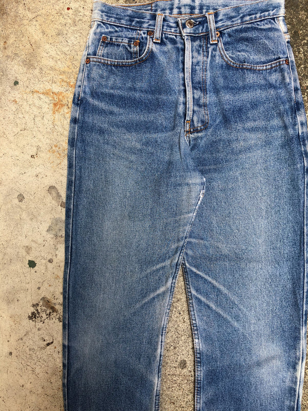 1990s Levis Sun Faded Blue Raw Hem 501 (28X26)