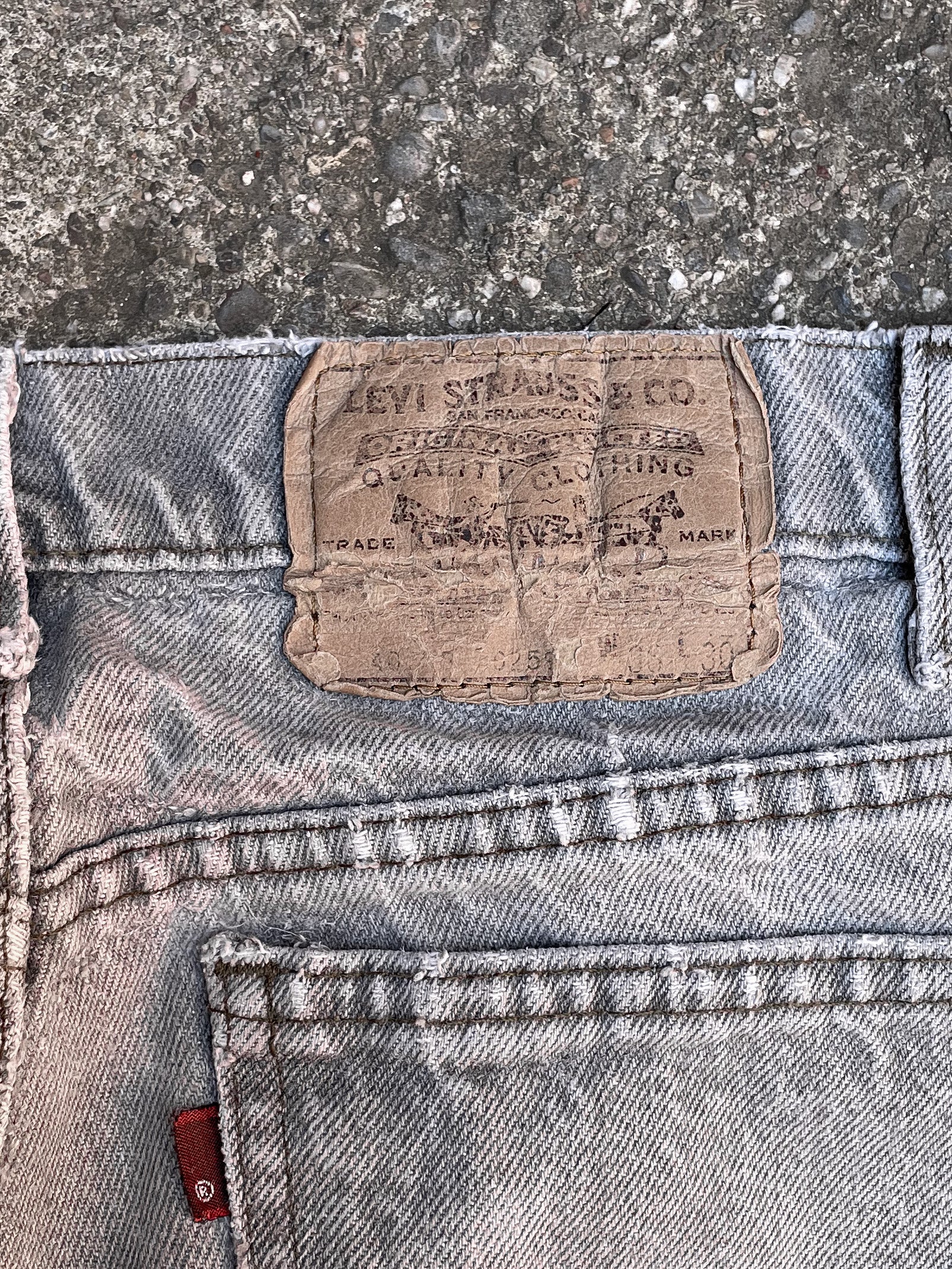 1980s Levi’s Faded Grey 505 Released Hem (34X29)