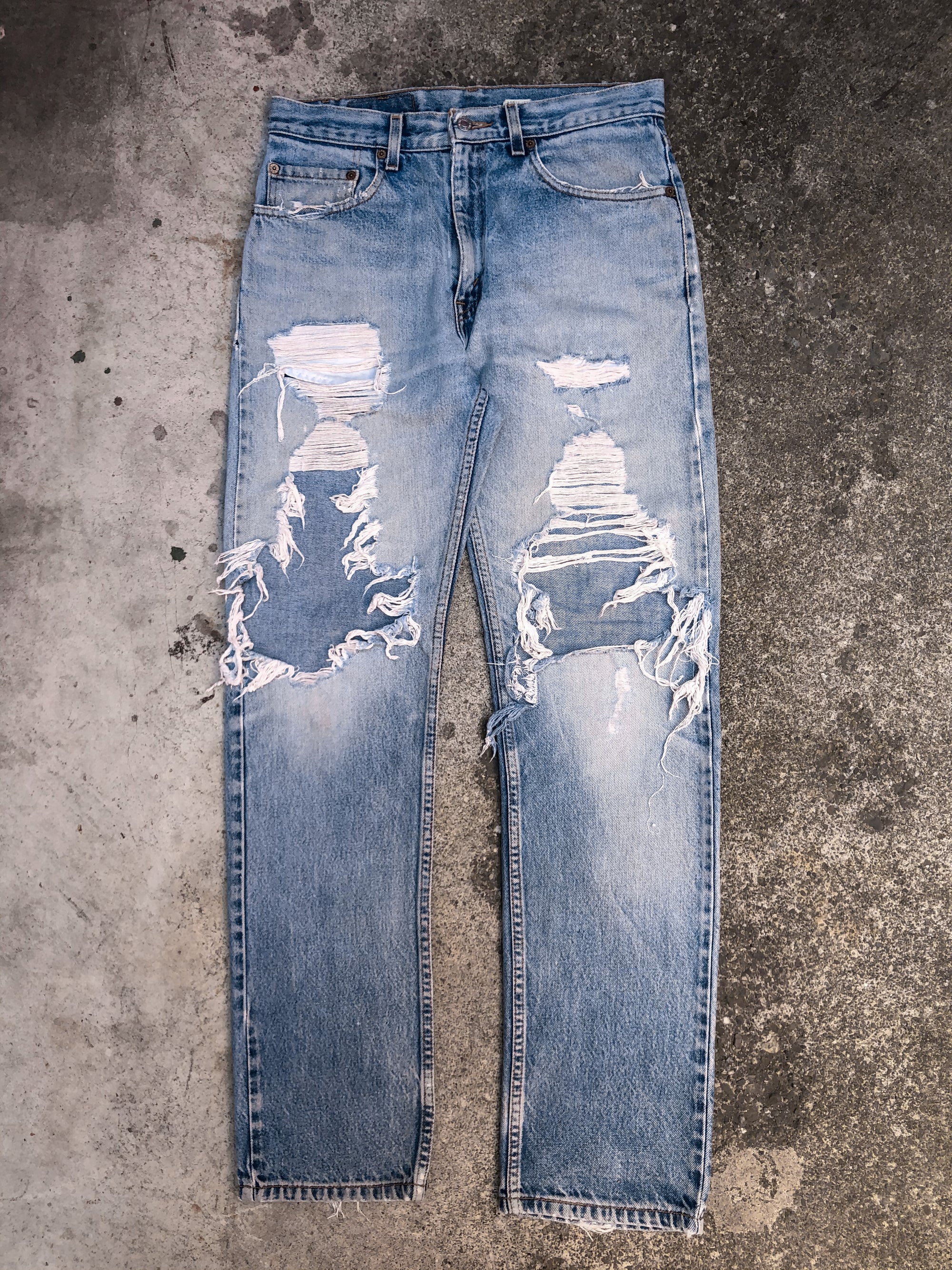 1990s Levis Faded Blue Knee Blow Out 505 (32X32)