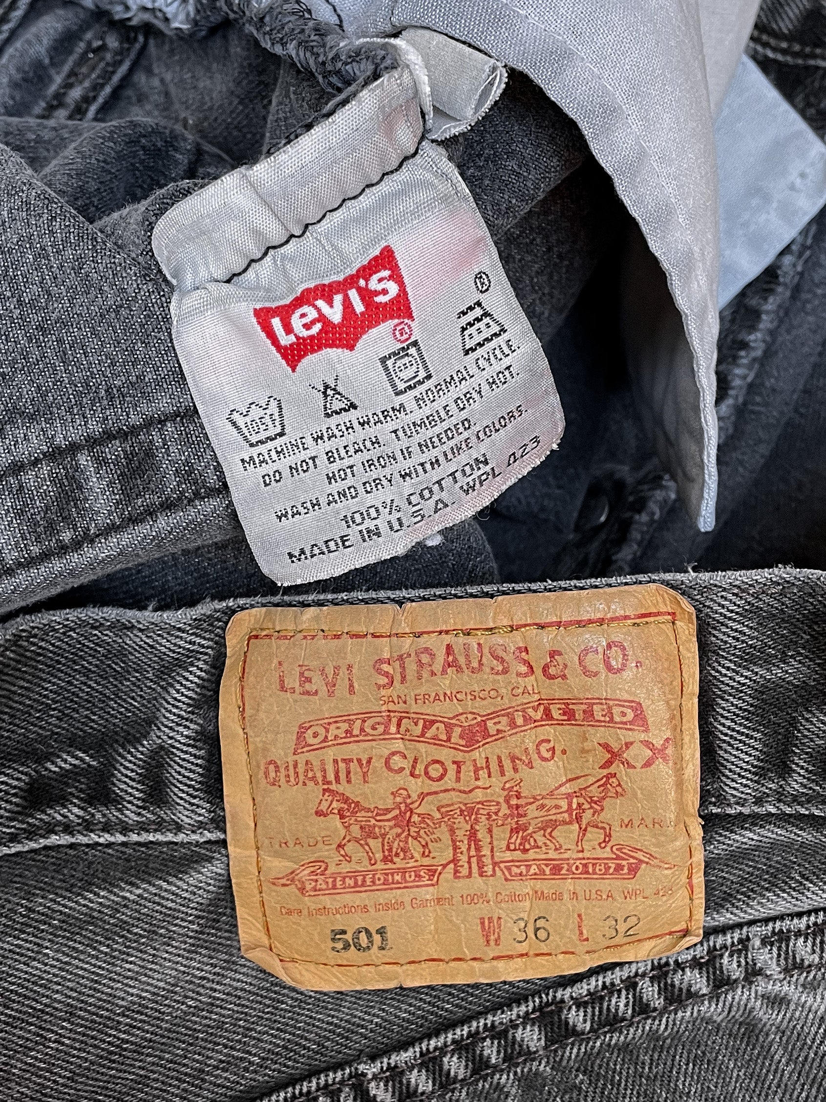 Vintage Levi’s Faded Black 501 Released Hem (34X31)