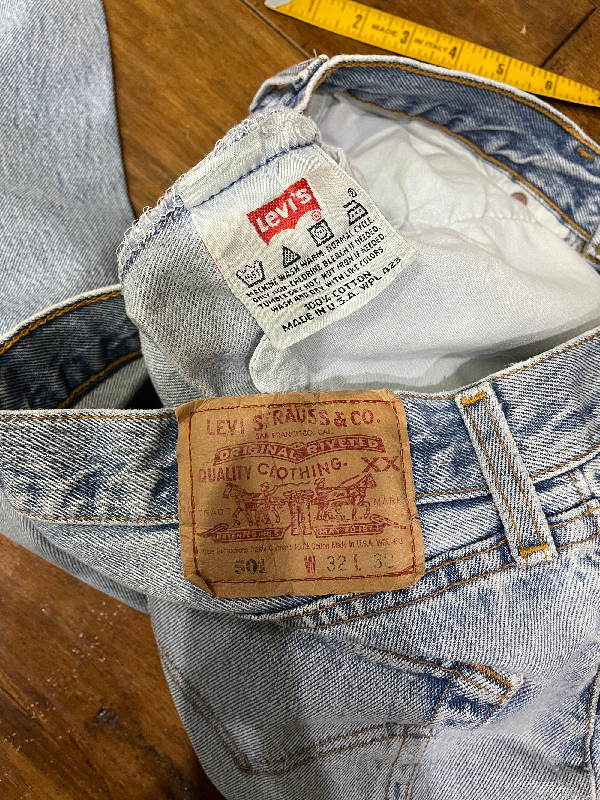 Vintage Levi’s Distressed Faded Blue 501 Released Hem (29X31)