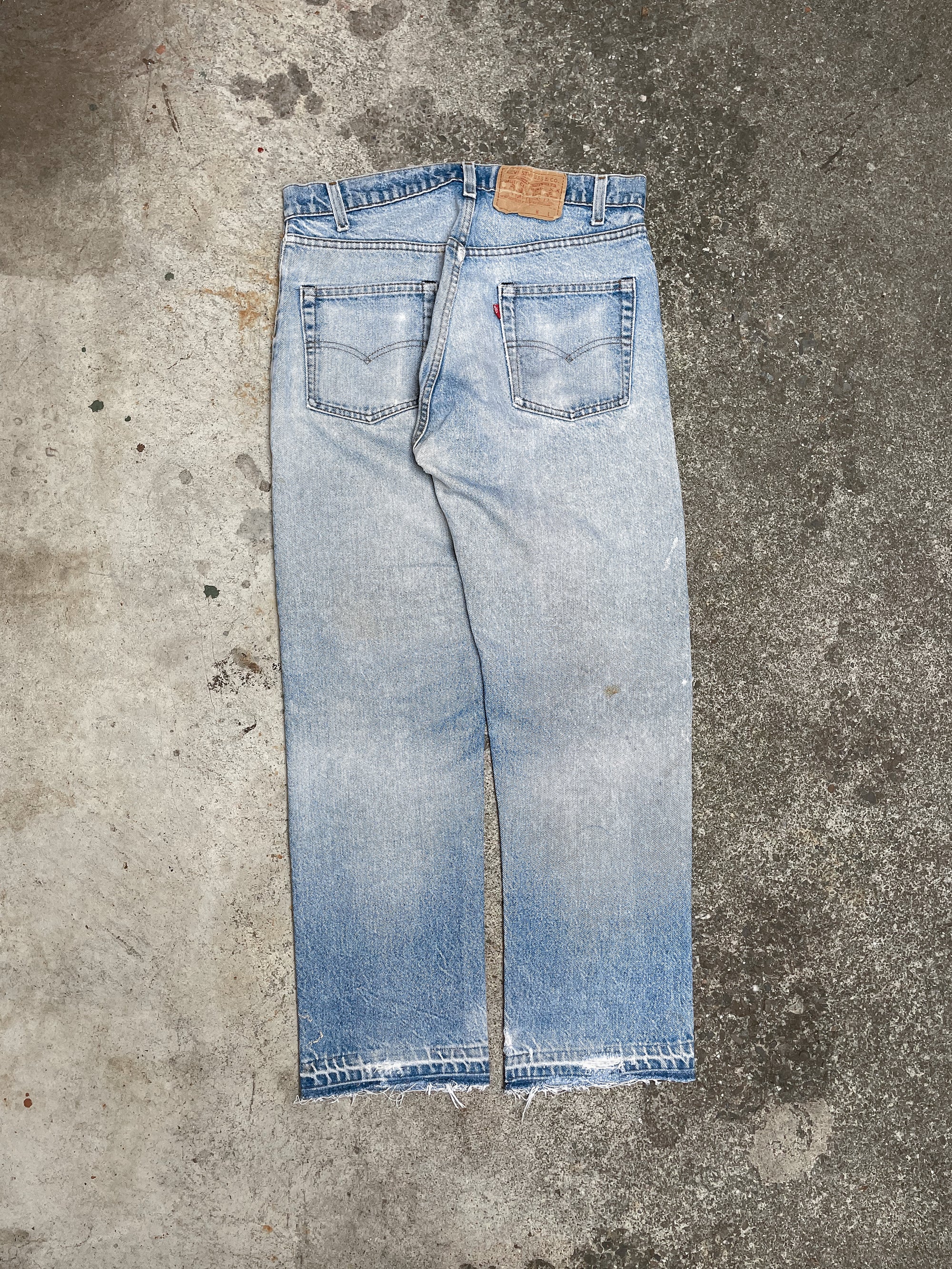 1980s Levi’s Distressed Faded Blue 505 Released Hem (32X28)