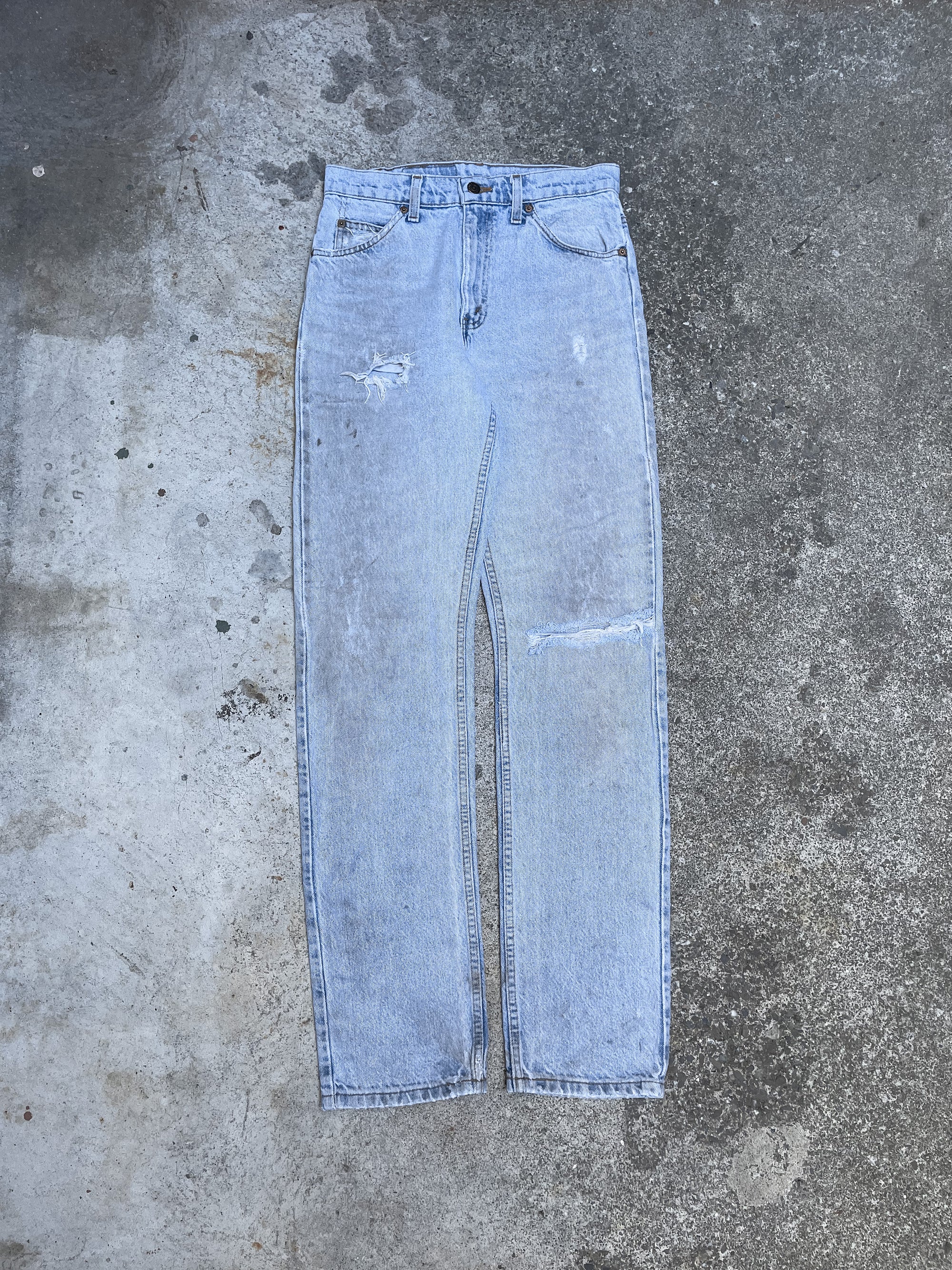 1990s Orange Tab Levi’s Distressed Light Wash Blue 505 (28X32)