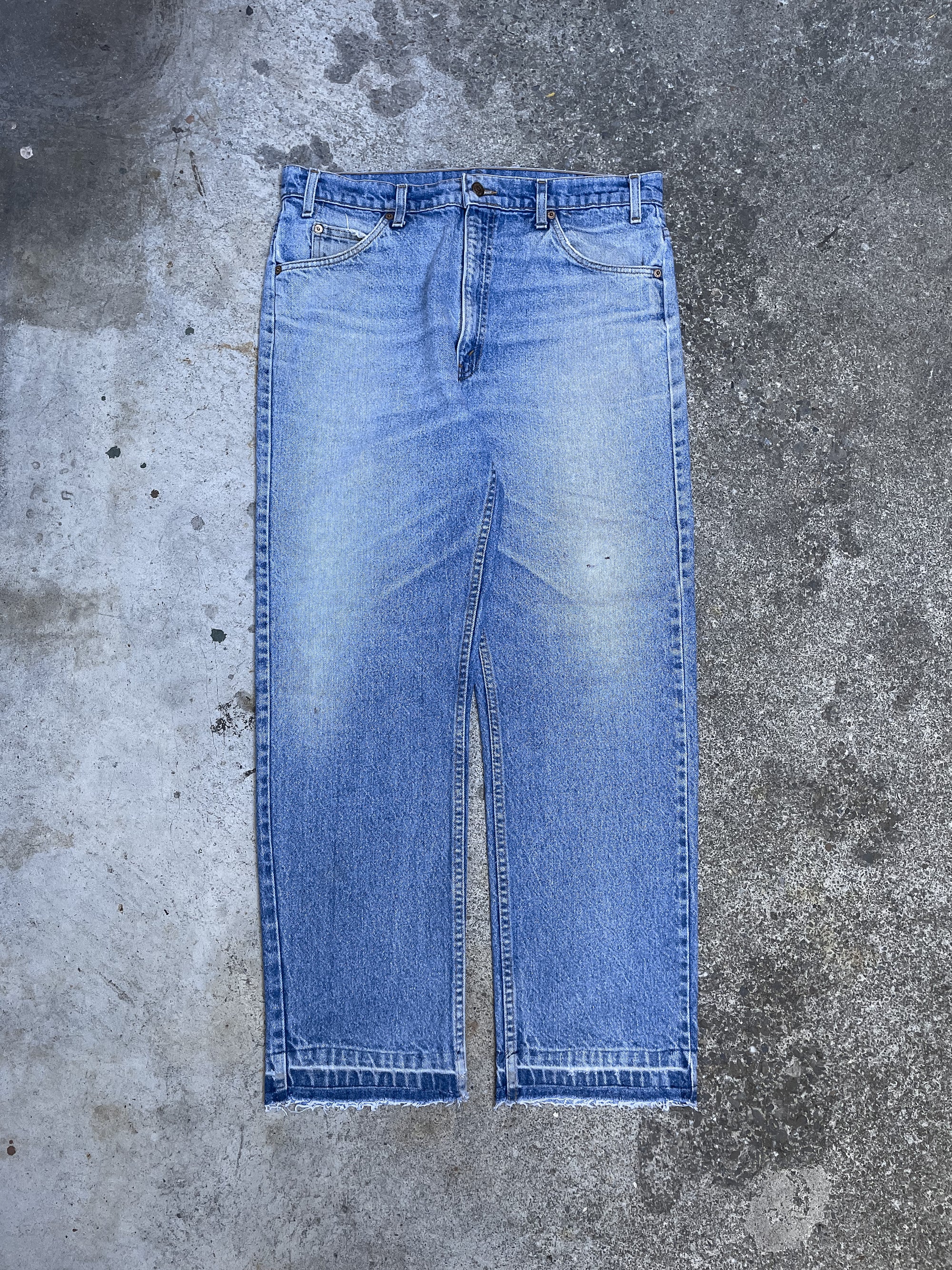 1990s Orange Tab Levi’s Faded Blue 505 Released Hem (35X28)